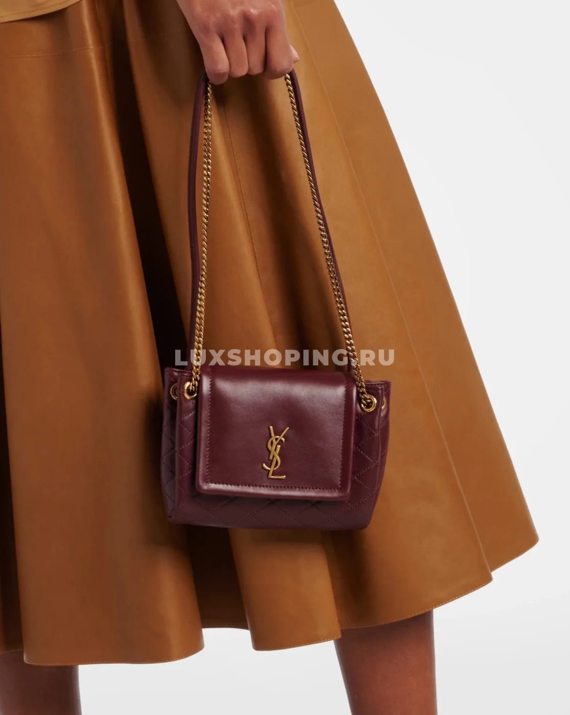 Saint Laurent Сумка Mini Nolita в цвете «спелый гранат» - фото 12