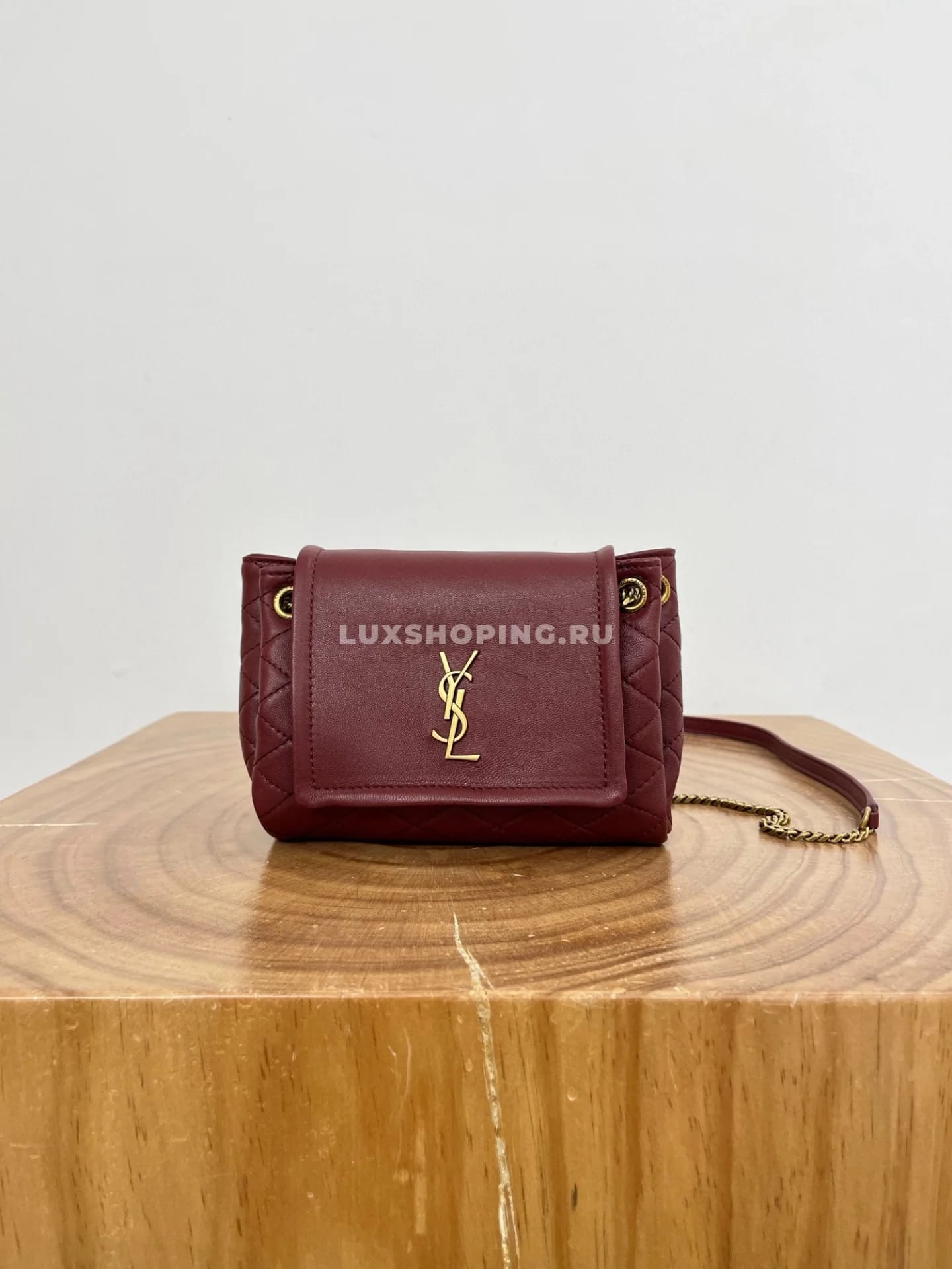 Saint Laurent Сумка Mini Nolita в цвете «спелый гранат» - фото 3