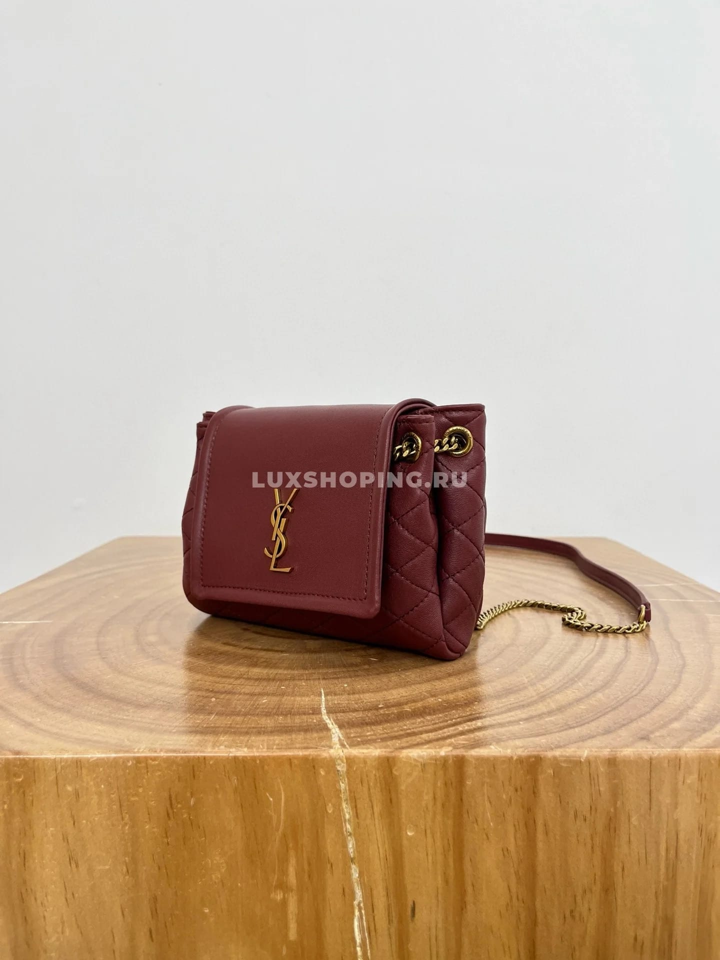 Saint Laurent Сумка Mini Nolita в цвете «спелый гранат» - фото 4