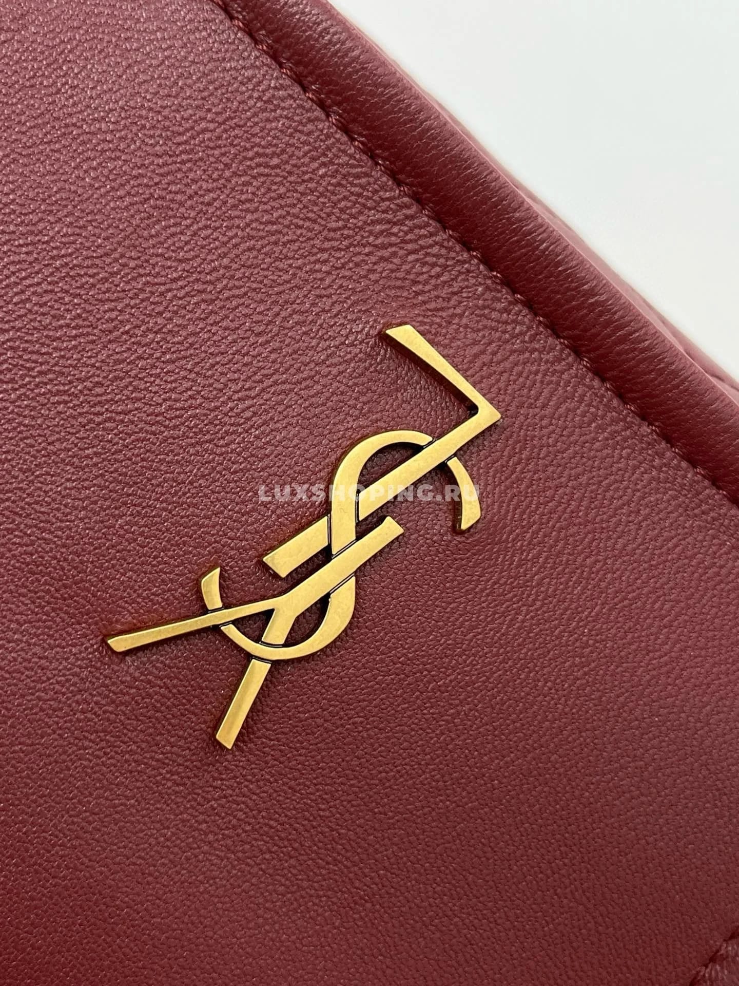Saint Laurent Сумка Mini Nolita в цвете «спелый гранат» - фото 5