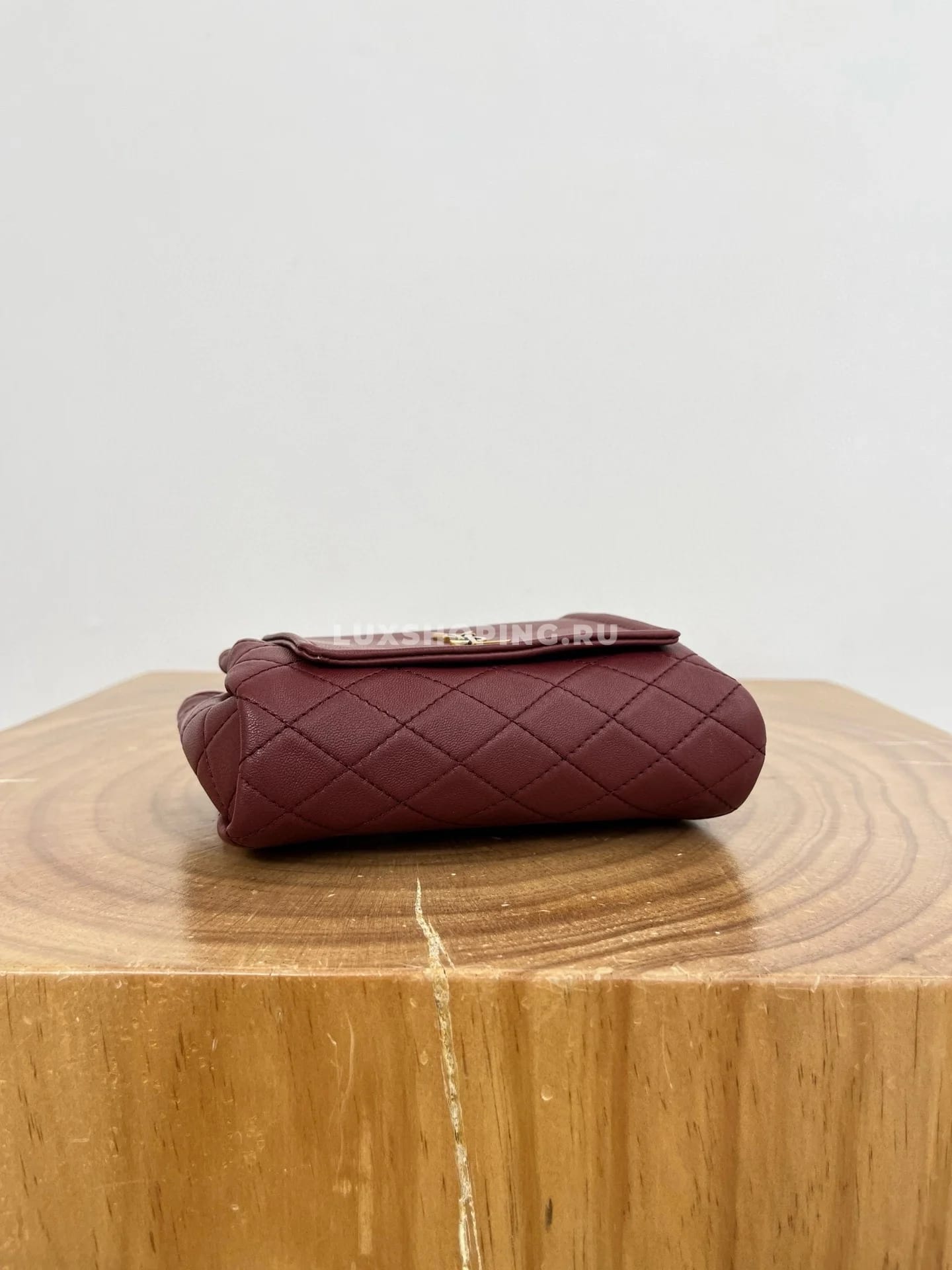 Saint Laurent Сумка Mini Nolita в цвете «спелый гранат» - фото 10