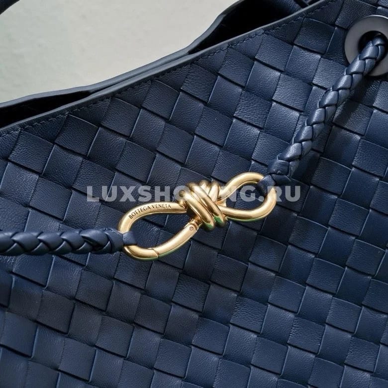 Сумка BOTTEGA VENETA ANDIAMO среднего размера в оттенке "глубокий синий" - фото 4