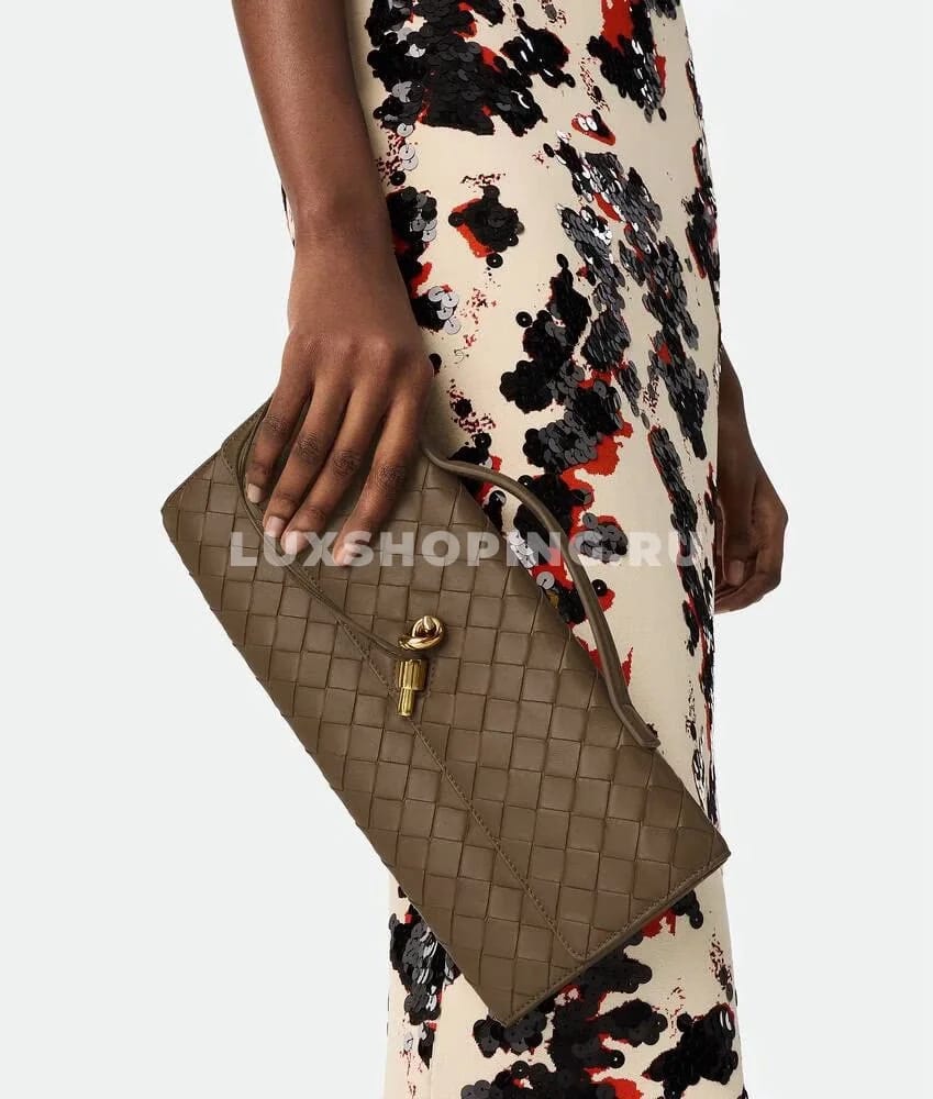 Сумка BOTTEGA VENETA ANDIAMO Clutch в оттенке "беж" - фото 3