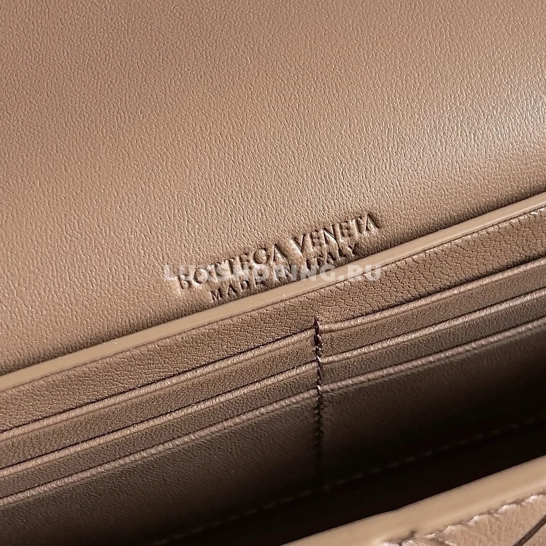 Сумка BOTTEGA VENETA ANDIAMO Clutch в оттенке "беж" - фото 8
