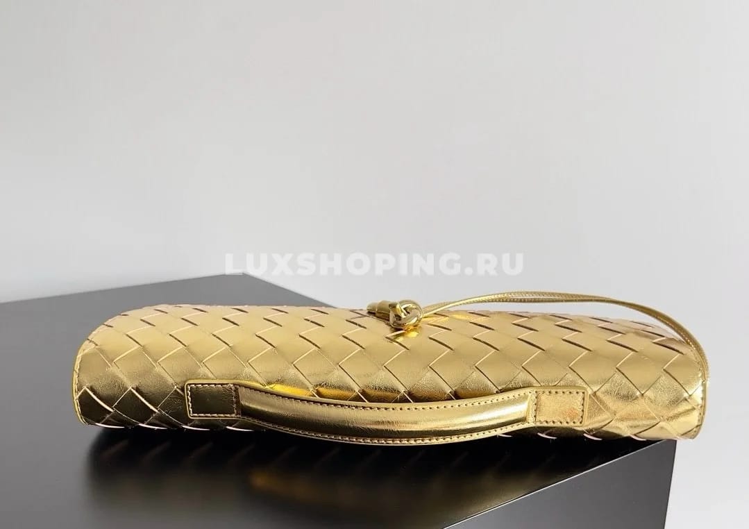 Сумка BOTTEGA VENETA ANDIAMO Clutch золотой - фото 6