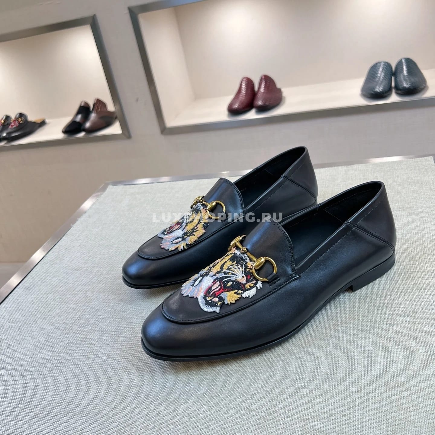 Мокасины Gucci черные с тигром - фото 2