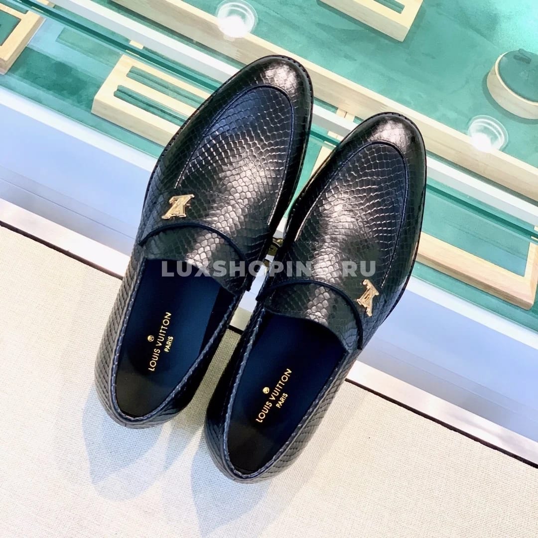 Лоферы Louis Vuitton с пряжкой и лого змеиные - фото 3