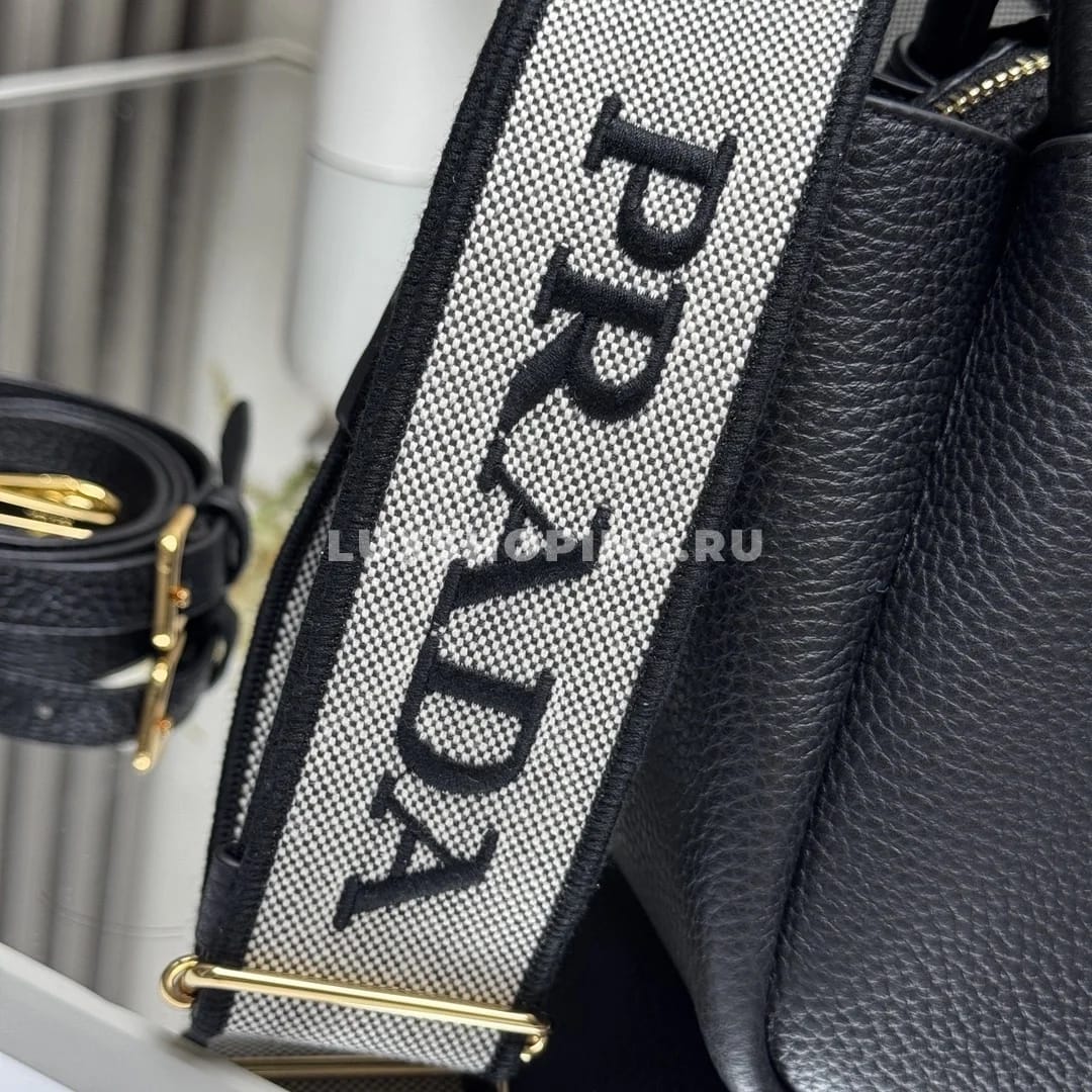 Мини-сумка Prada через плечо, черная 18×19,5×9 см - фото 8