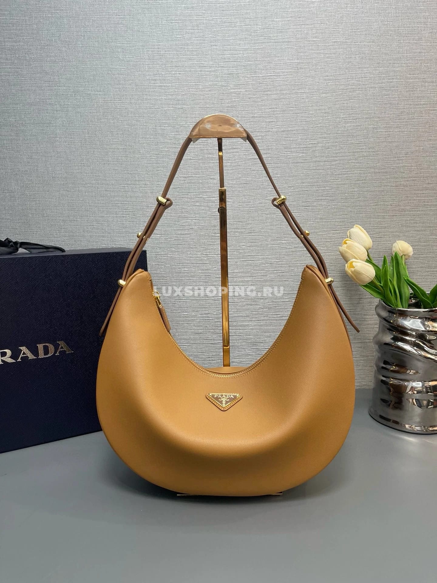 PRADA Moon Bag Карамель 35×22.5×8 см - фото 2