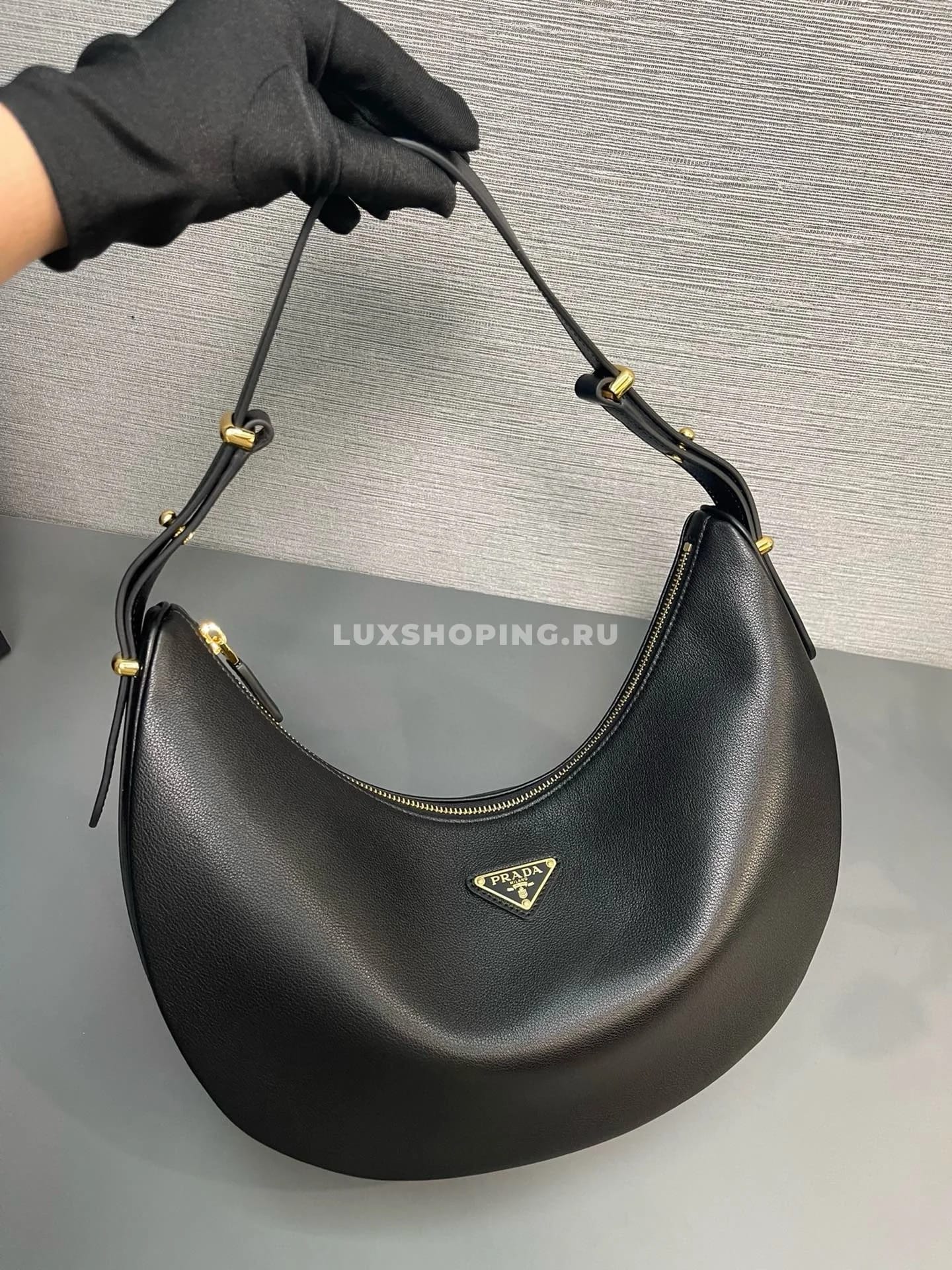 PRADA Moon Bag Черная 35×22.5×8 см - фото 3