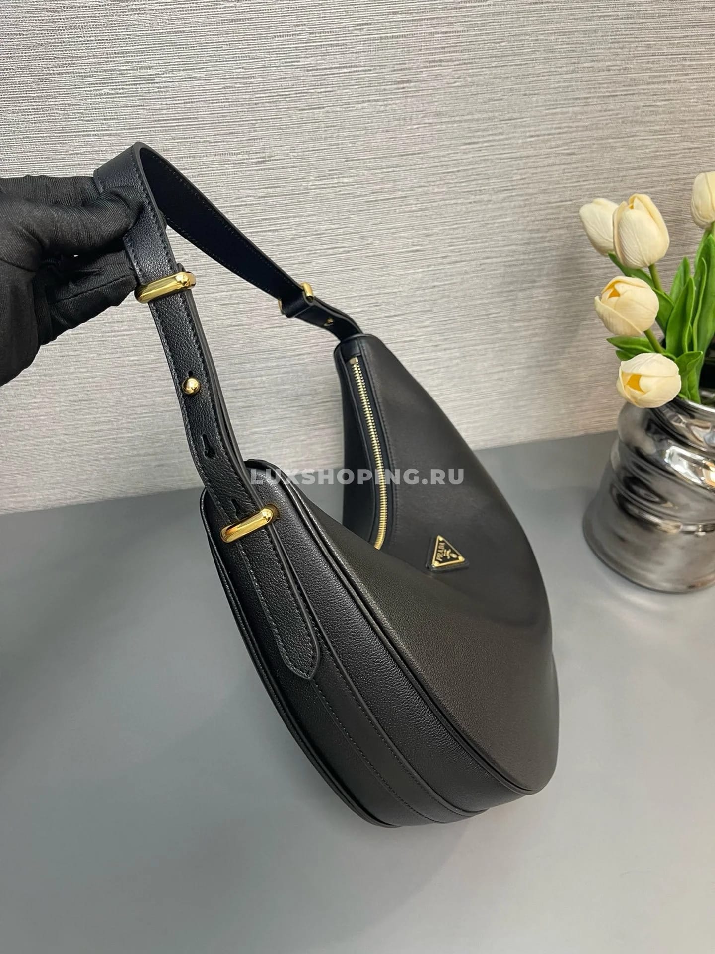 PRADA Moon Bag Черная 35×22.5×8 см - фото 4