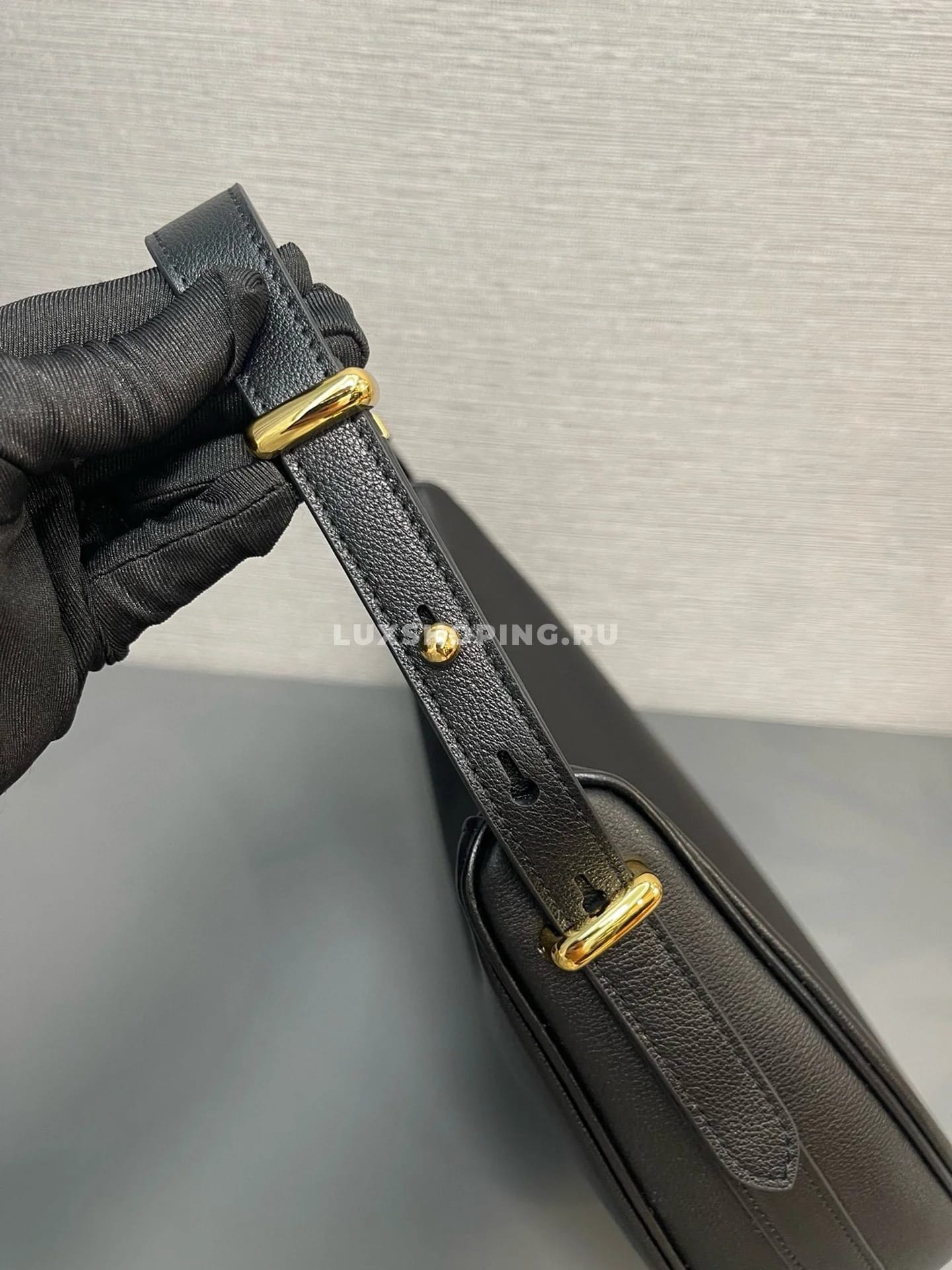 PRADA Moon Bag Черная 35×22.5×8 см - фото 6