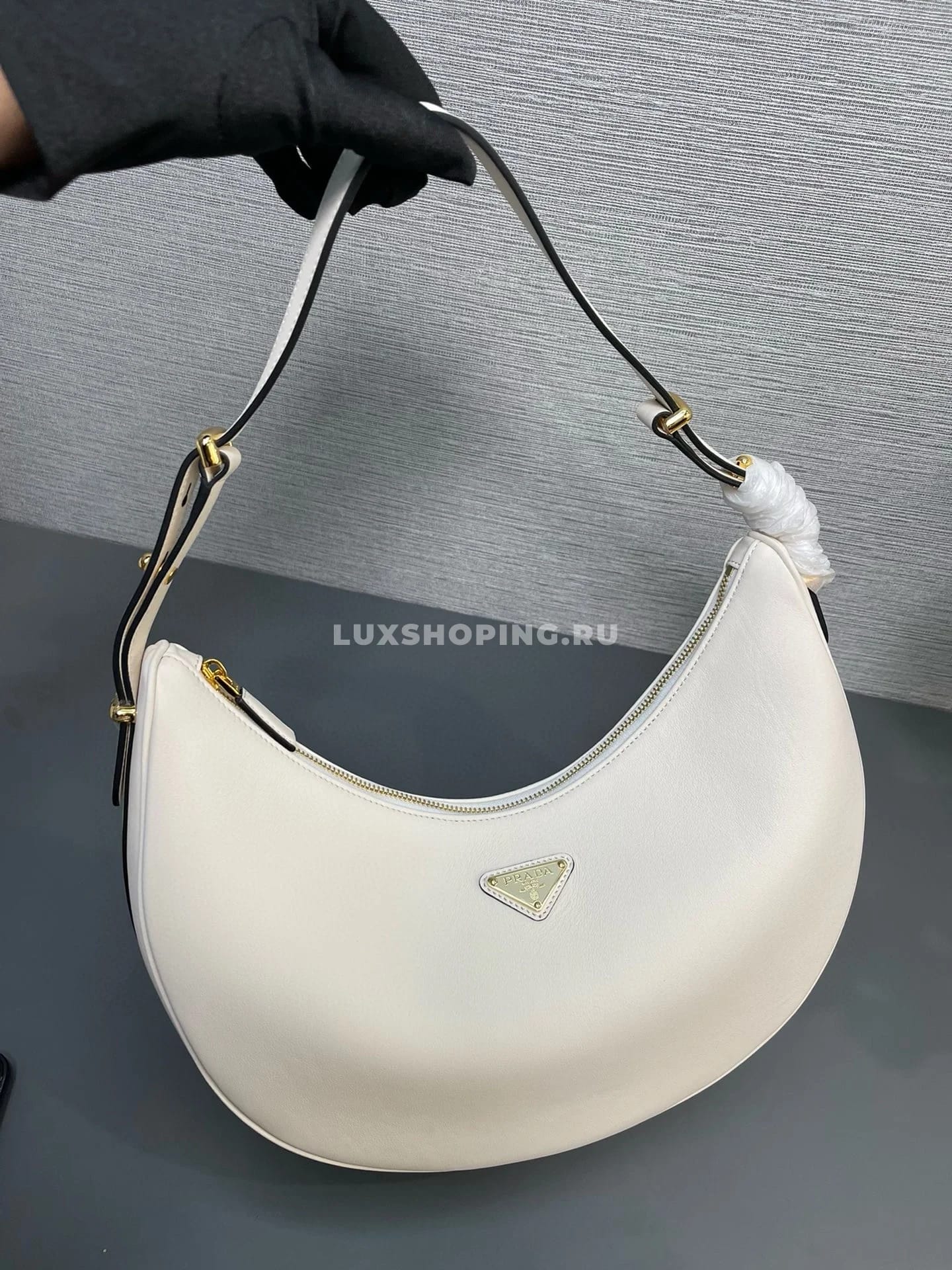 PRADA Moon Bag Белая 35×22.5×8 см - фото 4