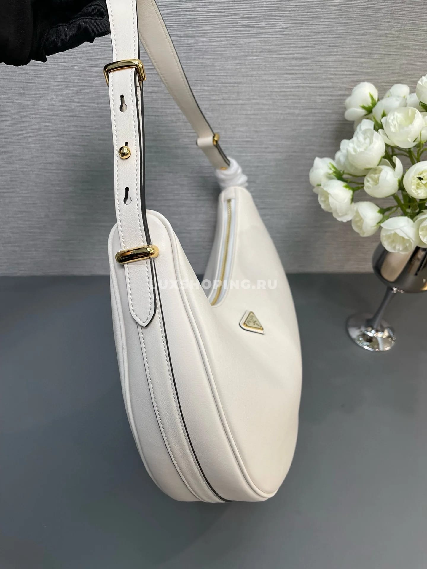 PRADA Moon Bag Белая 35×22.5×8 см - фото 5