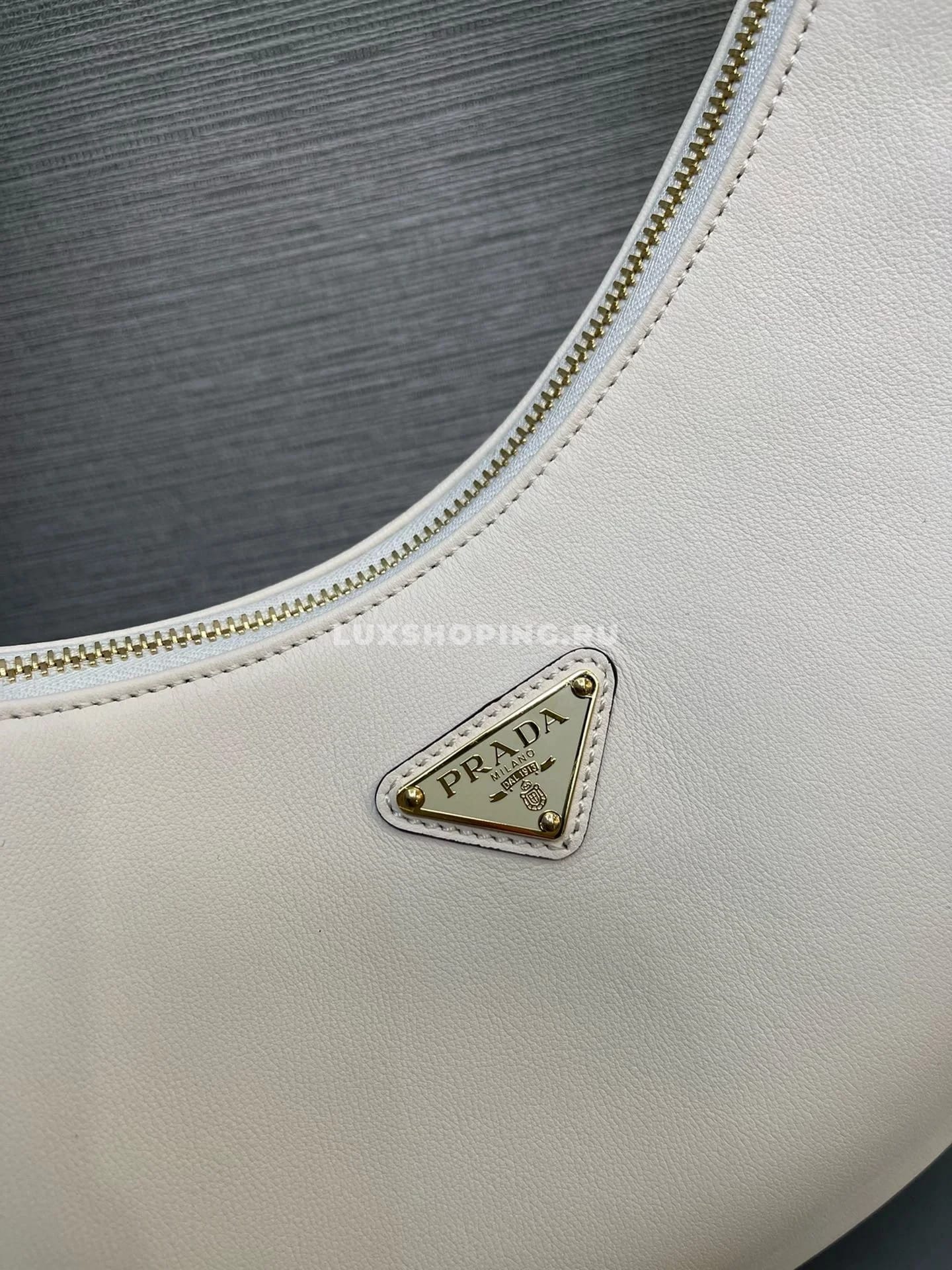 PRADA Moon Bag Белая 35×22.5×8 см - фото 8