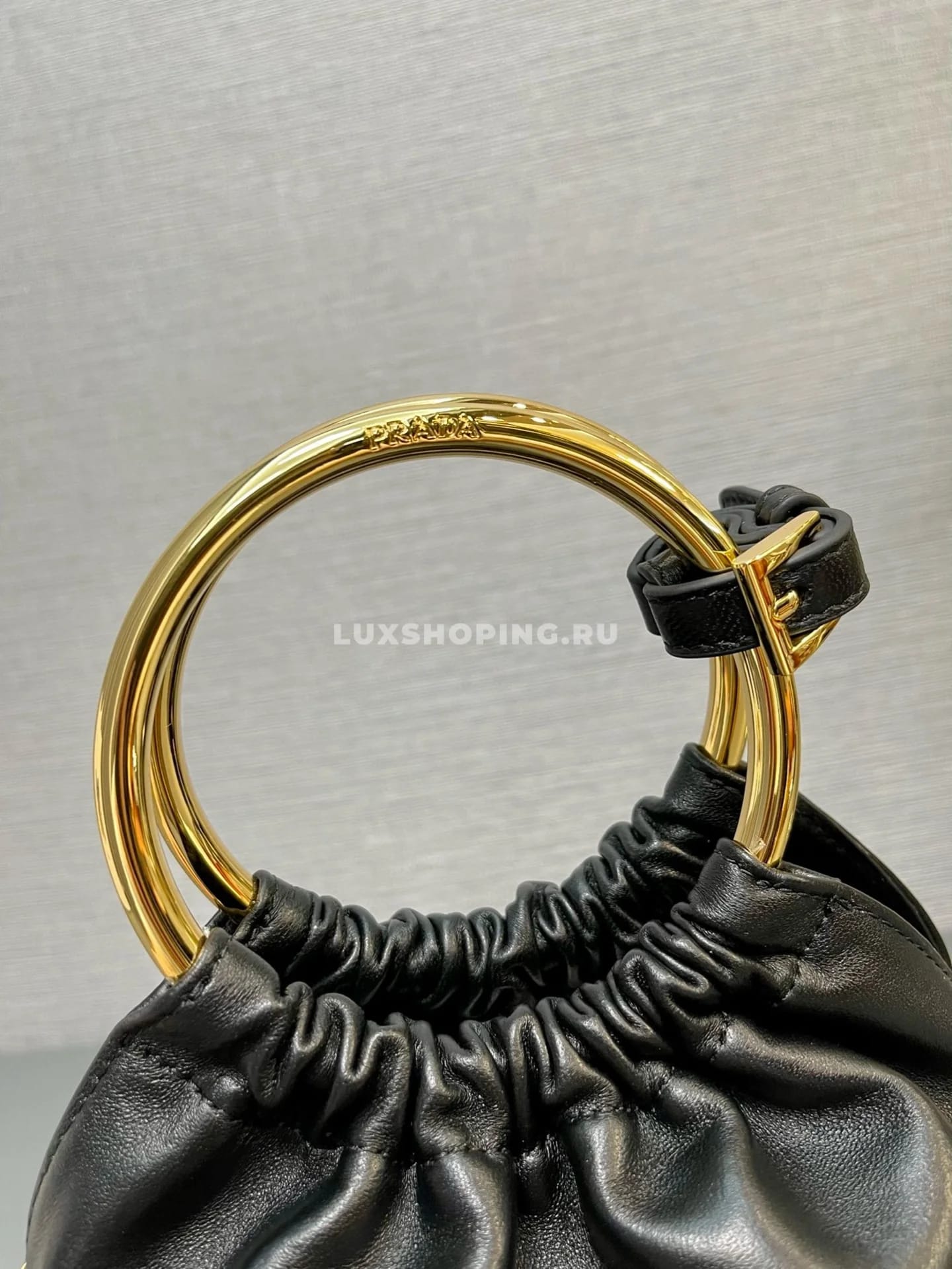 PRADA | Мини сумка из кожи наппа 15×19×8 см - фото 5