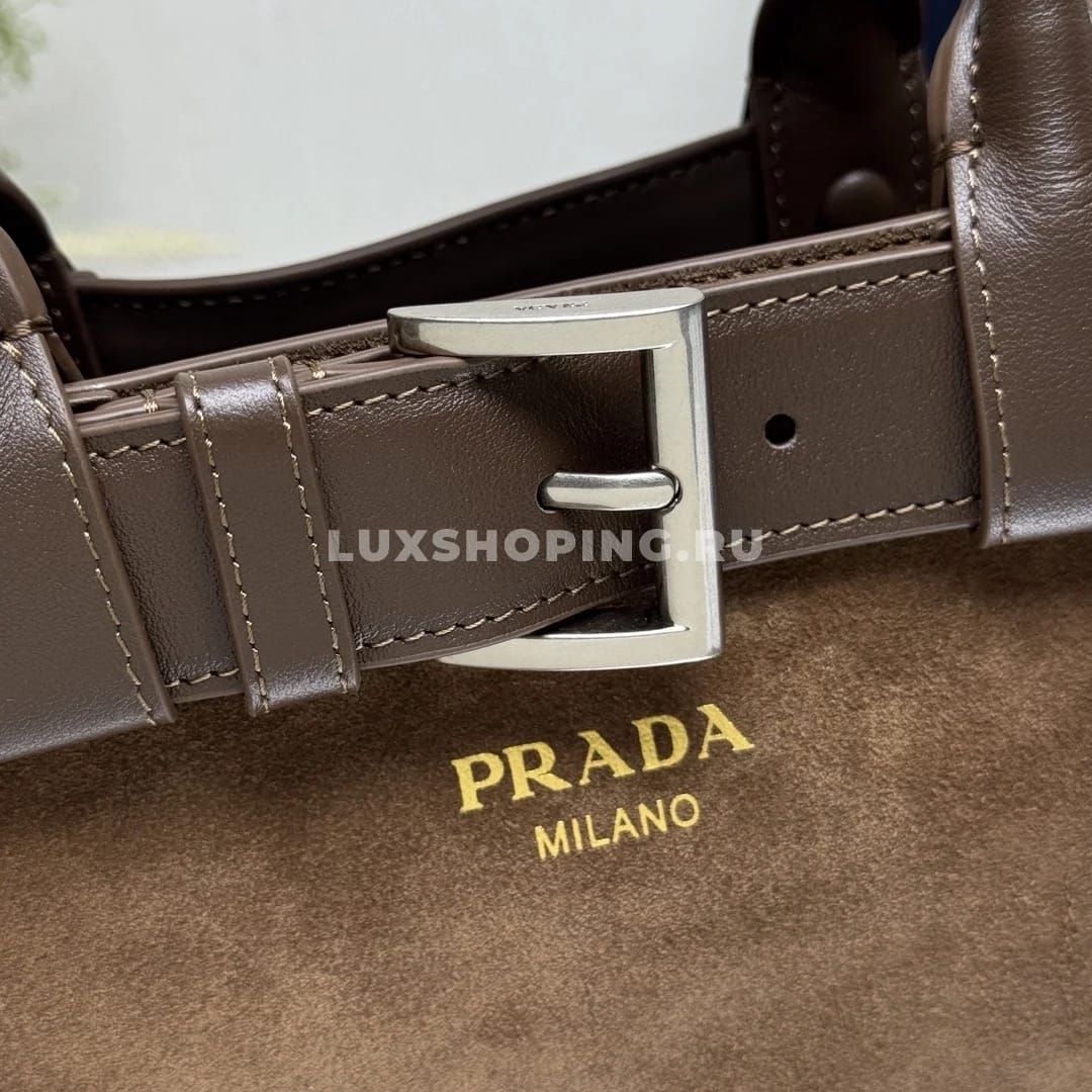 Сумка Prada Buckle коричневая из замши с ремешком 35×25×13 см - фото 3