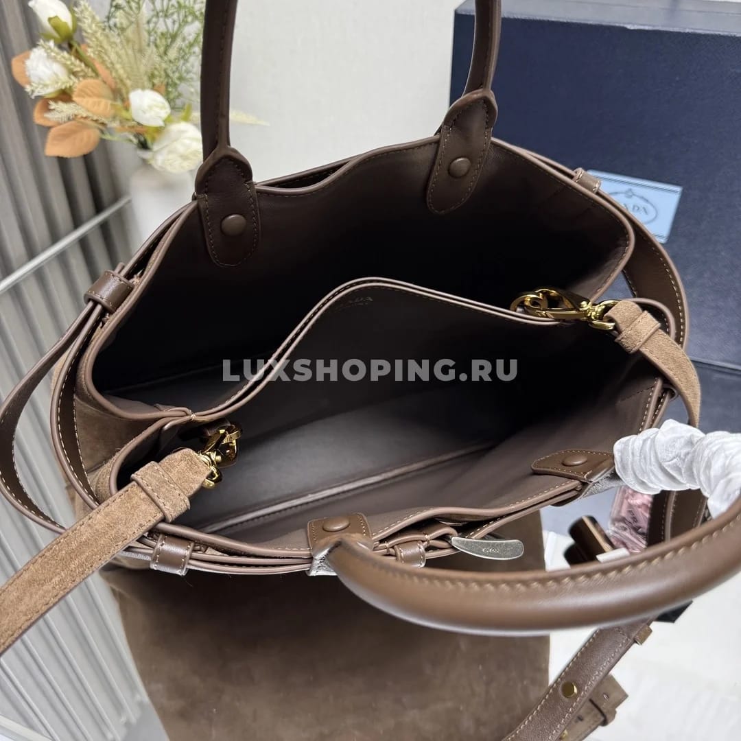 Сумка Prada Buckle коричневая из замши с ремешком 35×25×13 см - фото 7