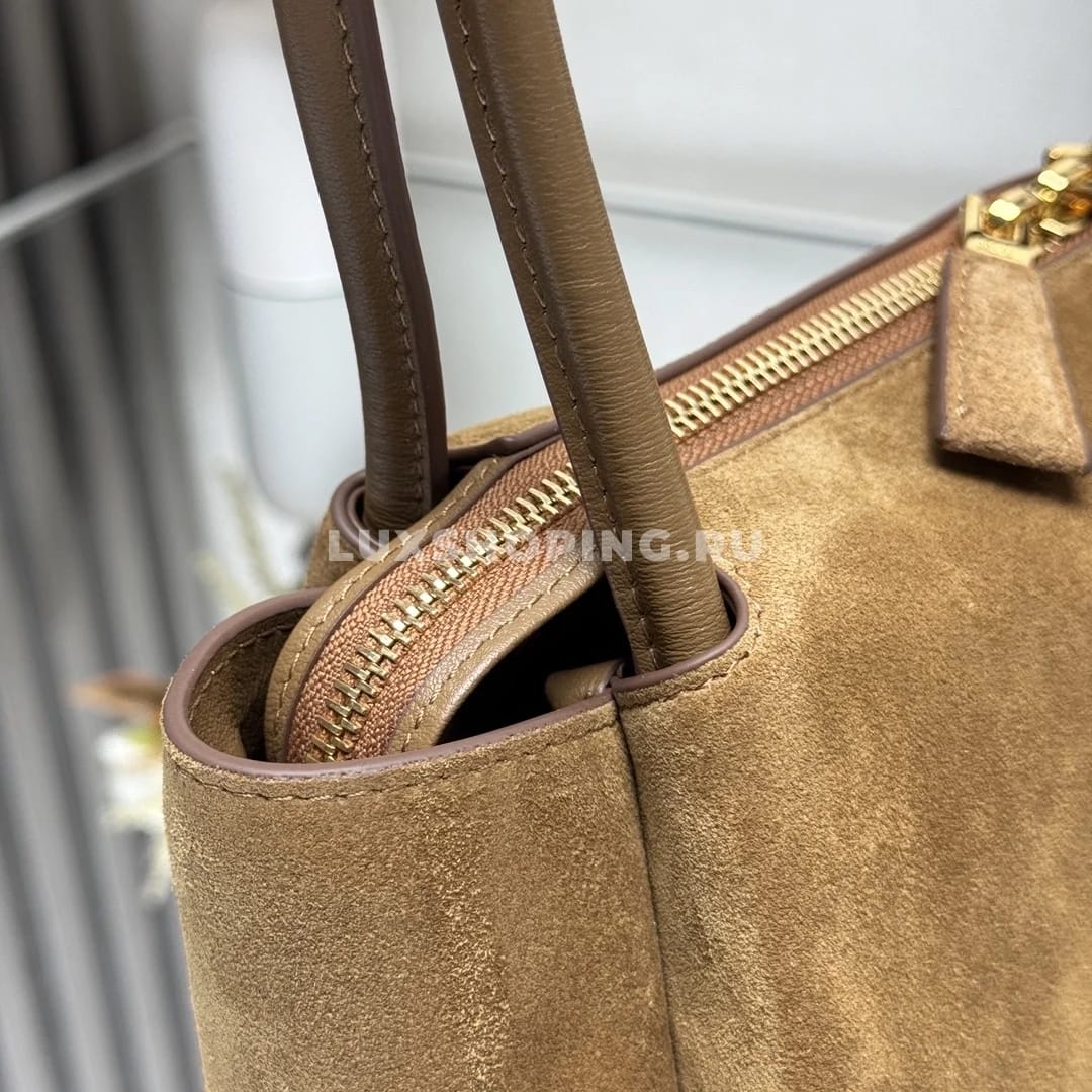 Сумка через плечо Prada Darling из замши, карамельная 28×18×11 см - фото 3