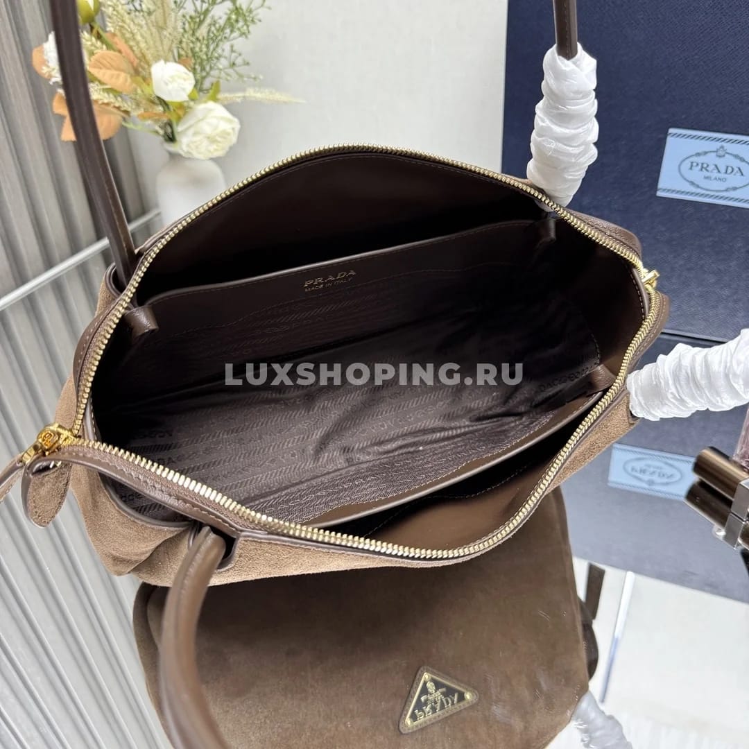 Сумка через плечо Prada Darling из замши, коричневая 28×18×11 см - фото 4
