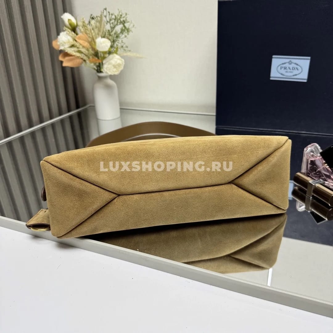 Сумка Prada Aimee Hobo из замши карамельная 31×18×10 см - фото 6