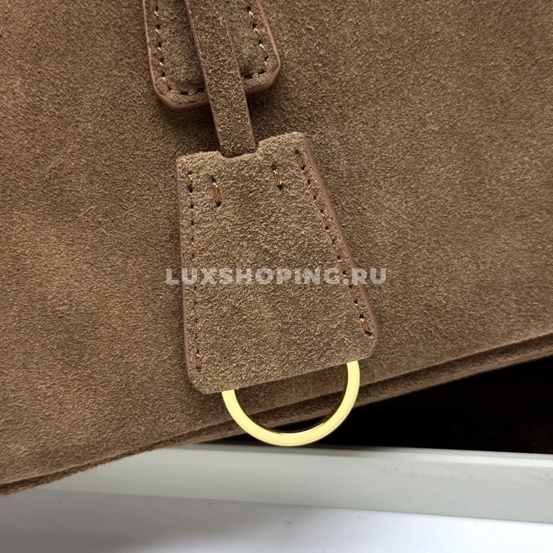 Сумка Prada прямоугольная из замши коричневая 30×14×8,5 см - фото 3