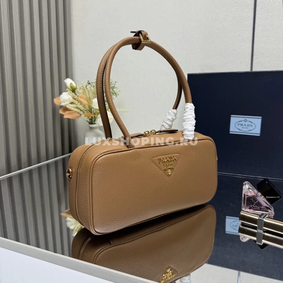 Сумка Prada прямоугольная из кожи карамельная 29×14×8,5 см - фото 5