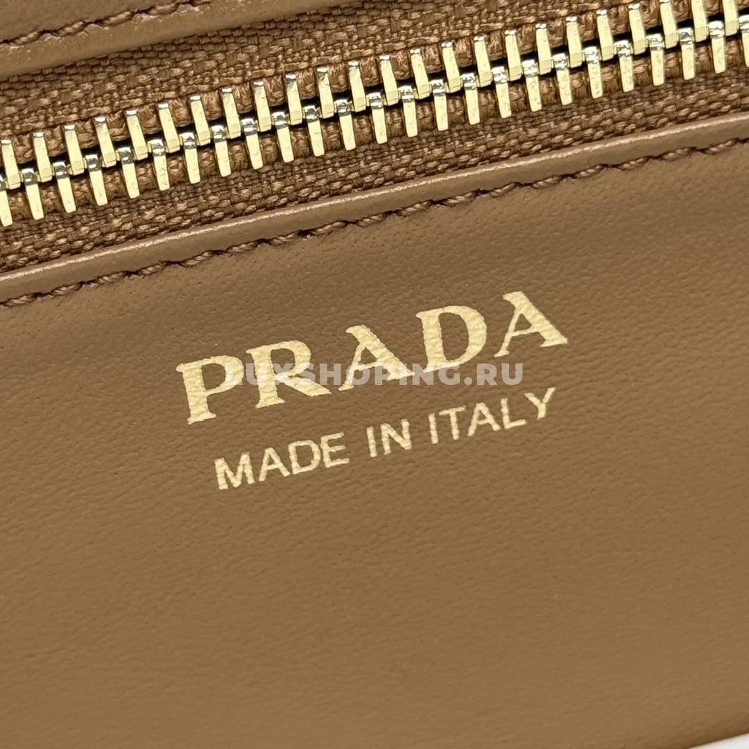 Сумка Prada прямоугольная из кожи карамельная 29×14×8,5 см - фото 6