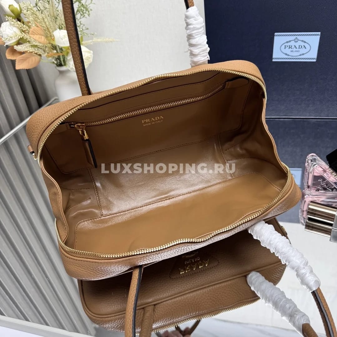 Сумка Prada прямоугольная из кожи карамельная 29×14×8,5 см - фото 9