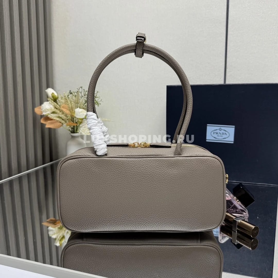 Сумка Prada прямоугольная из кожи серая 29×14×8,5 см - фото 3