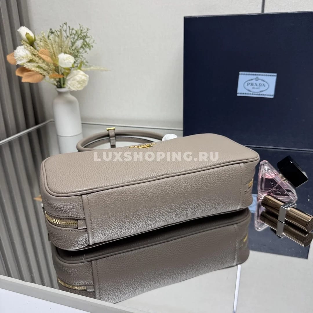 Сумка Prada прямоугольная из кожи серая 29×14×8,5 см - фото 4