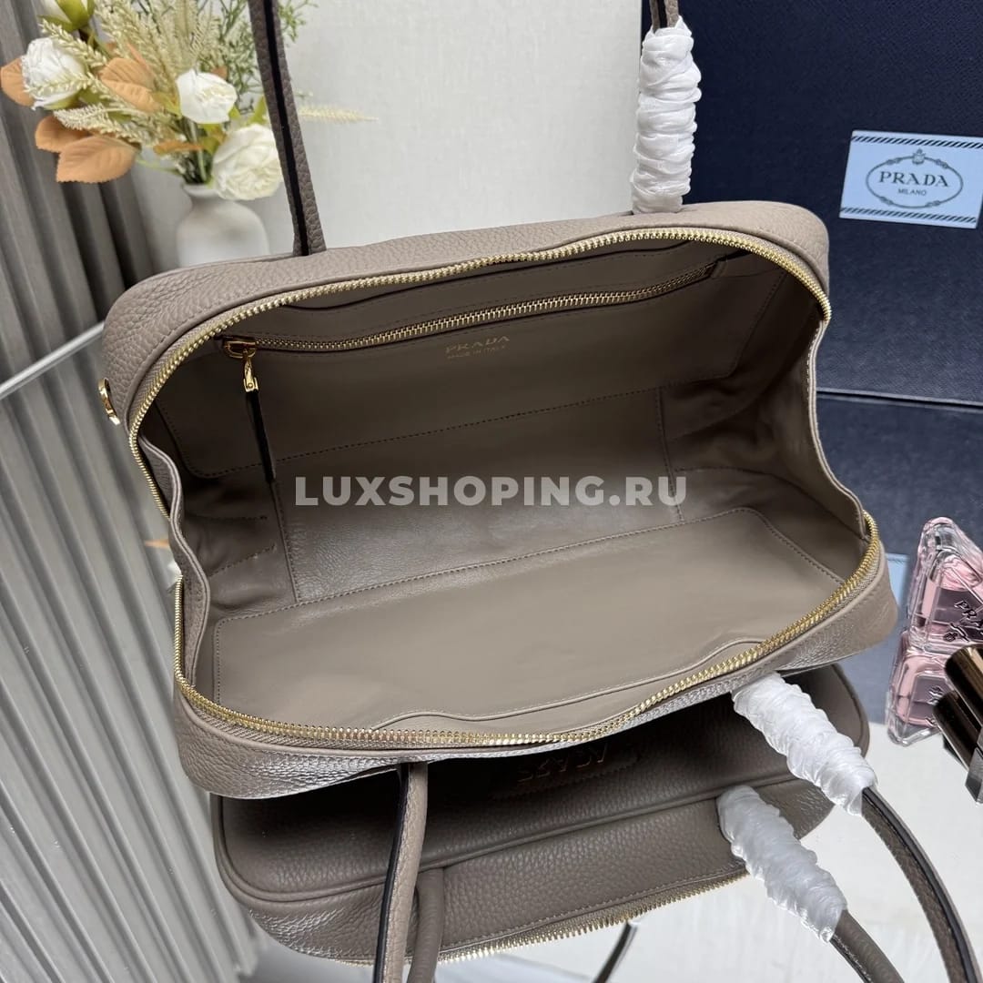 Сумка Prada прямоугольная из кожи серая 29×14×8,5 см - фото 6