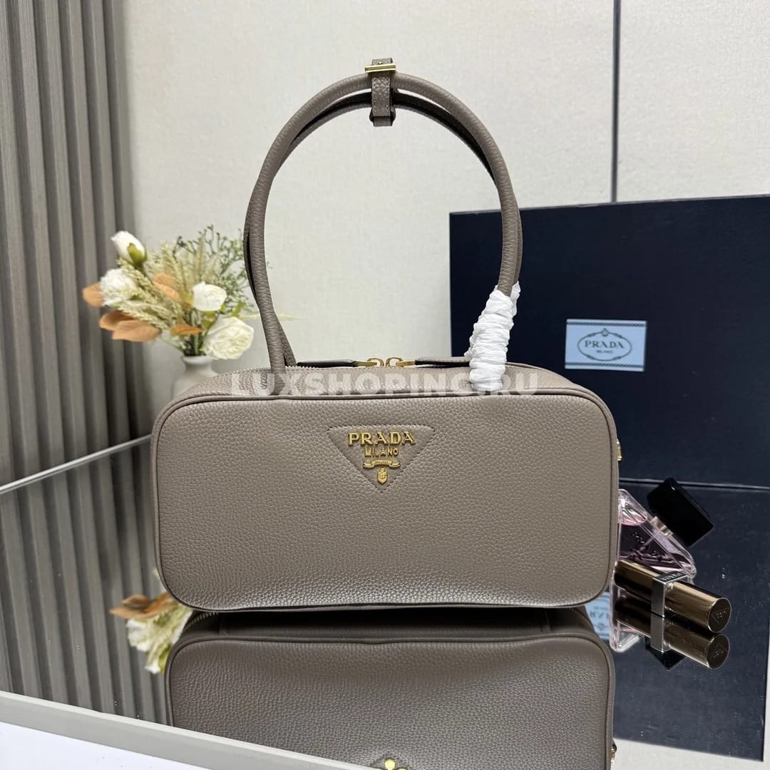 Сумка Prada прямоугольная из кожи серая 29×14×8,5 см - фото 9