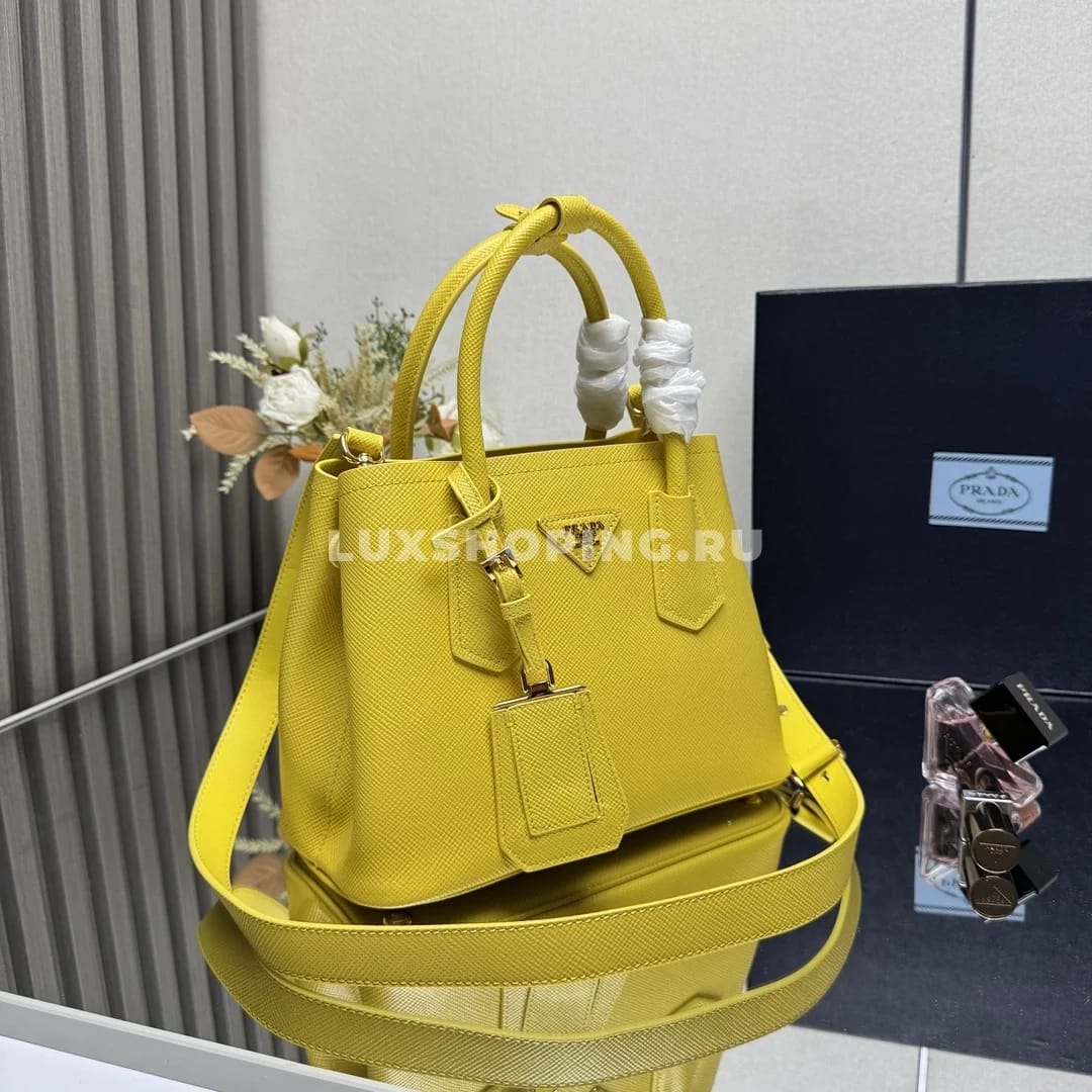Мини-сумка Prada Double Saffiano лимонная 25×18,5×12,5 см - фото 7