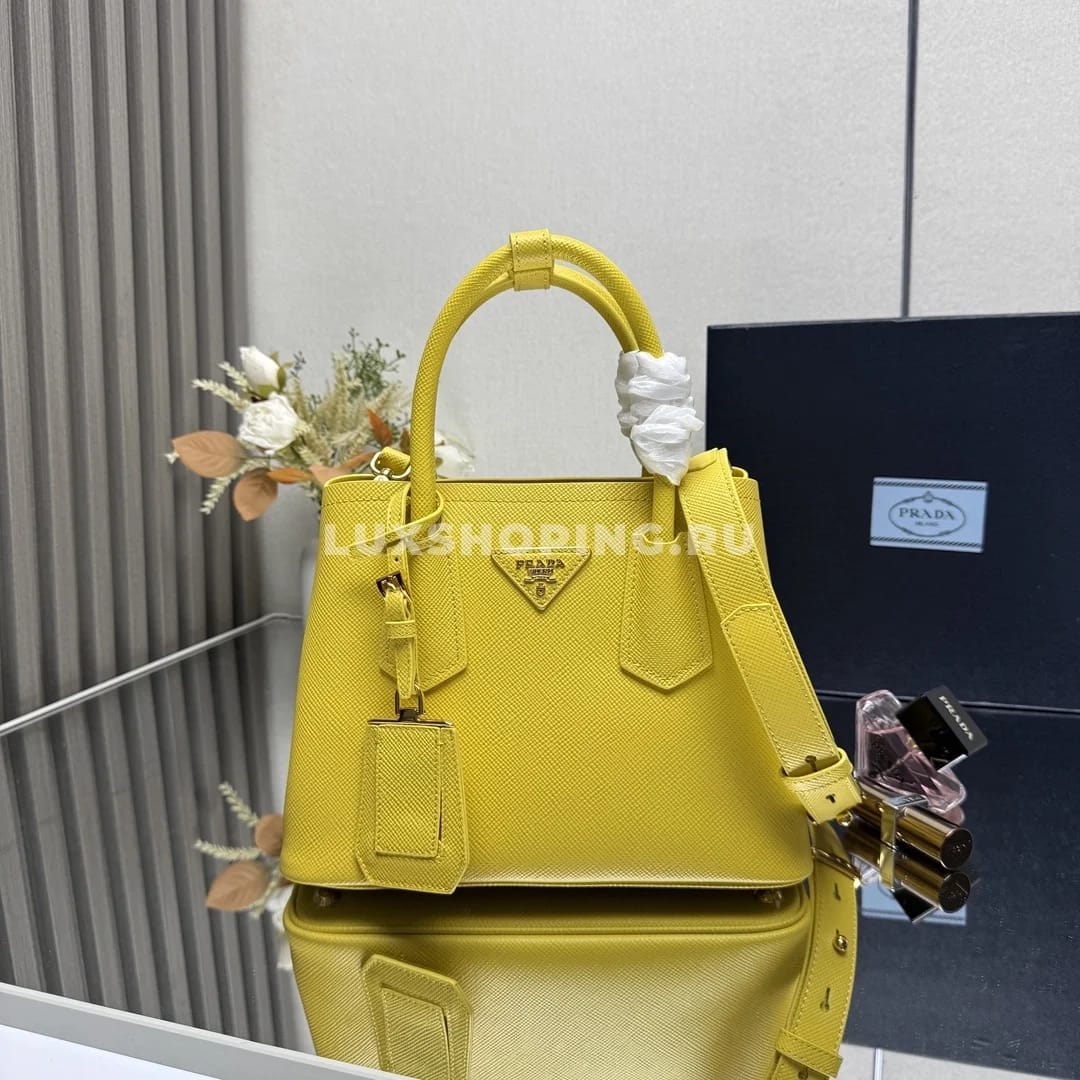 Мини-сумка Prada Double Saffiano лимонная 25×18,5×12,5 см - фото 8
