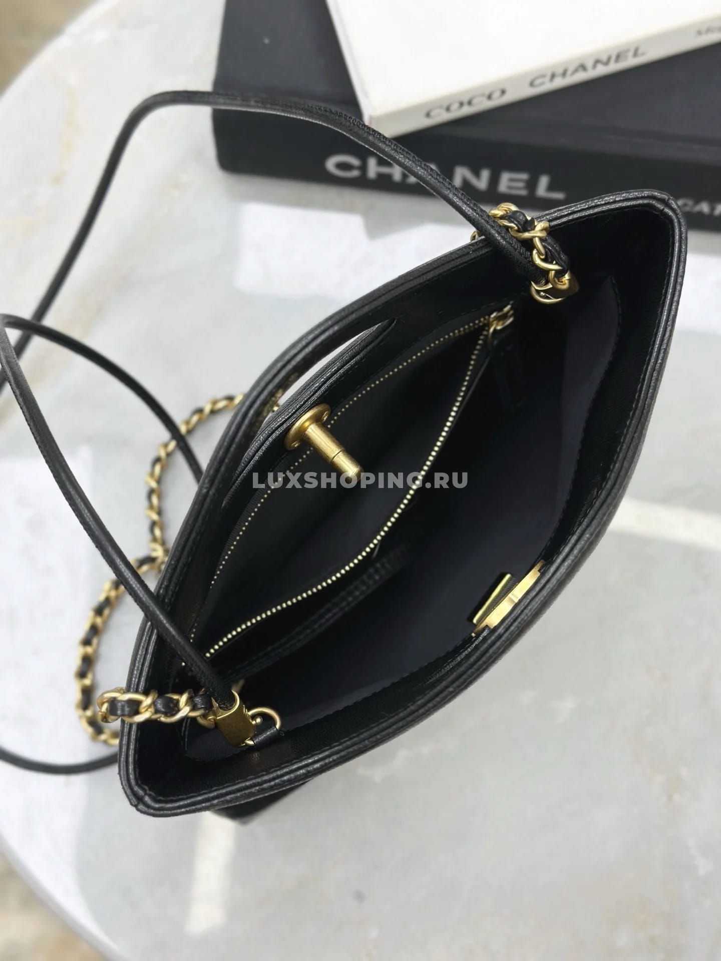 Сумка Chanel 25P Bag  2025 черная 22×23×5,5 см - фото 3