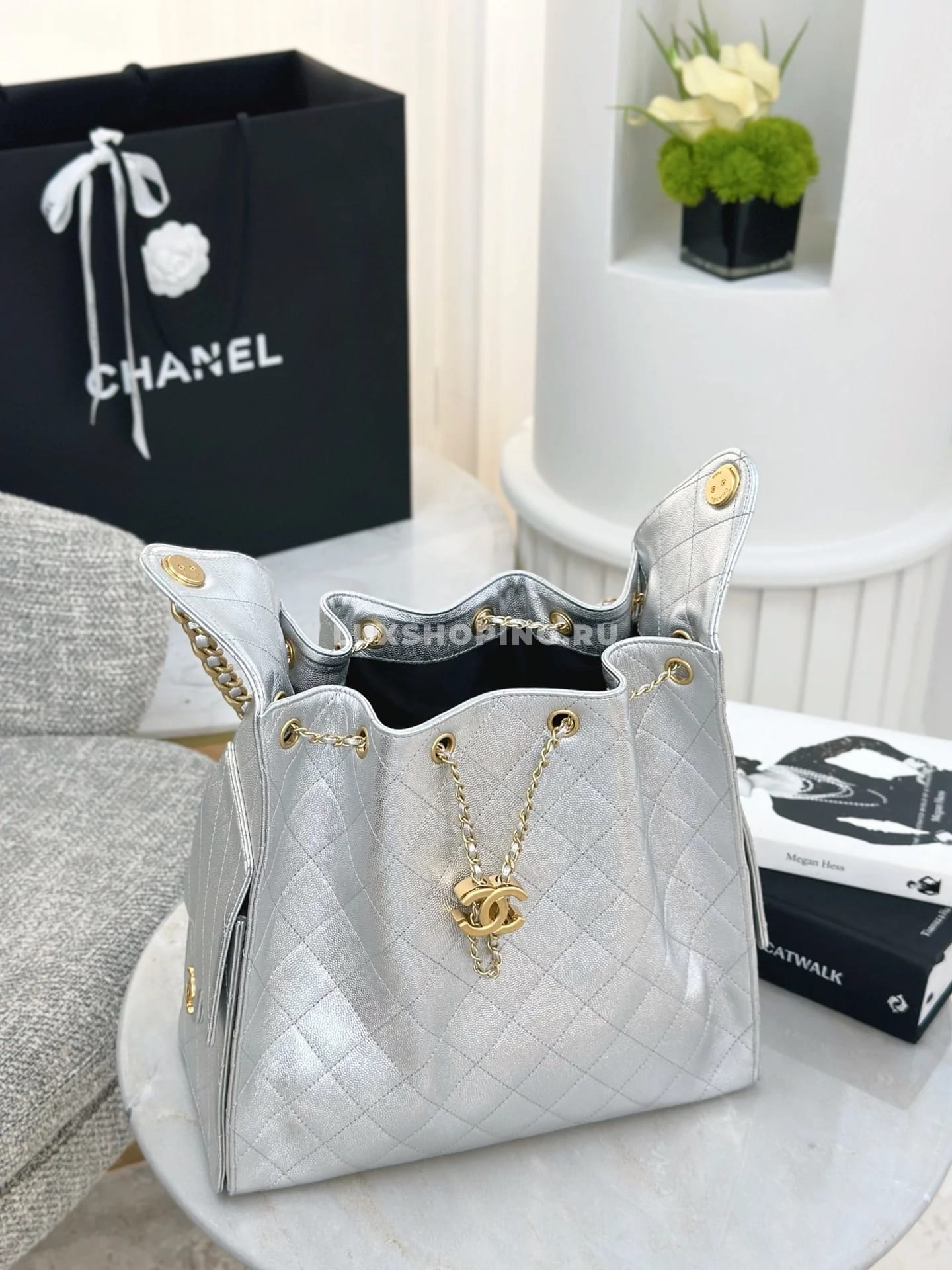 Сумка Chanel hobo 2025 серебрянная 40×30×15 см - фото 7