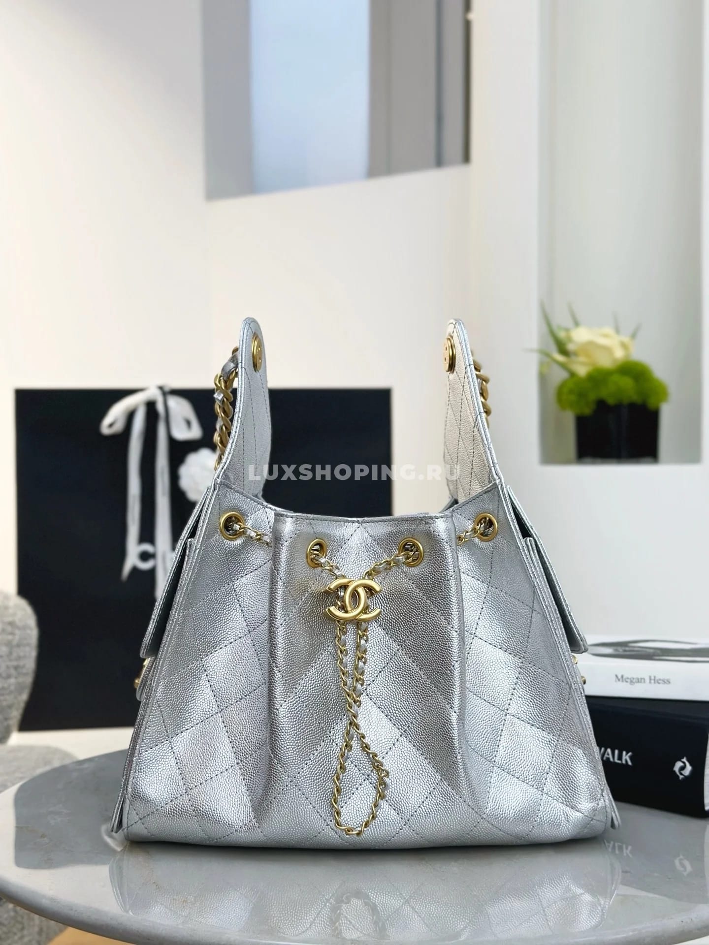 Сумка Chanel hobo 2025 серебрянная 30×26×14 см - фото 3