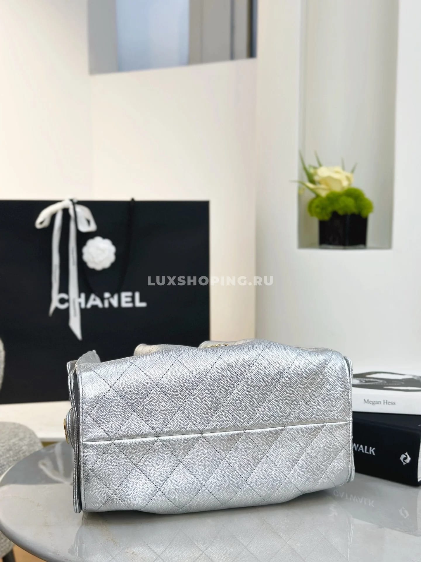 Сумка Chanel hobo 2025 серебрянная 30×26×14 см - фото 10