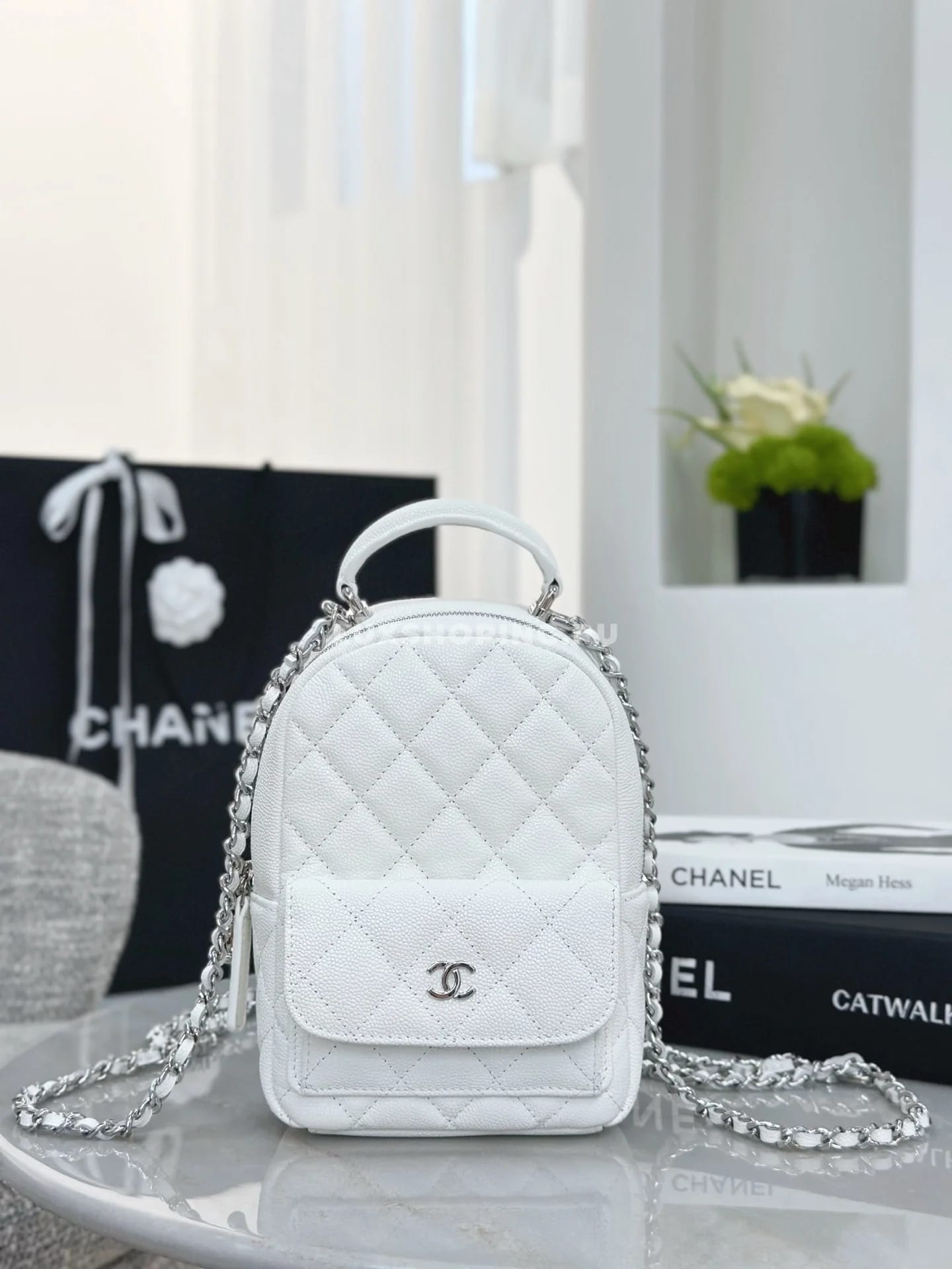 Мини-рюкзак белый Chanel 24P 18×22×10 см - фото 5