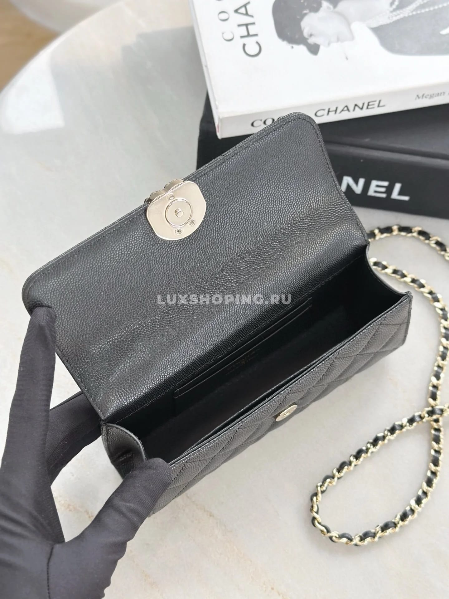 Сумка Chanel 25S с ручкой-цепочкой черная 10×18×4,5 см - фото 4