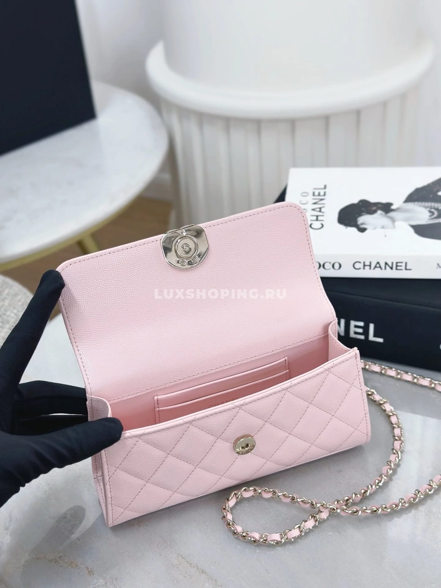 Сумка Chanel 25S с ручкой-цепочкой розовая 10×18×4,5 см - фото 2