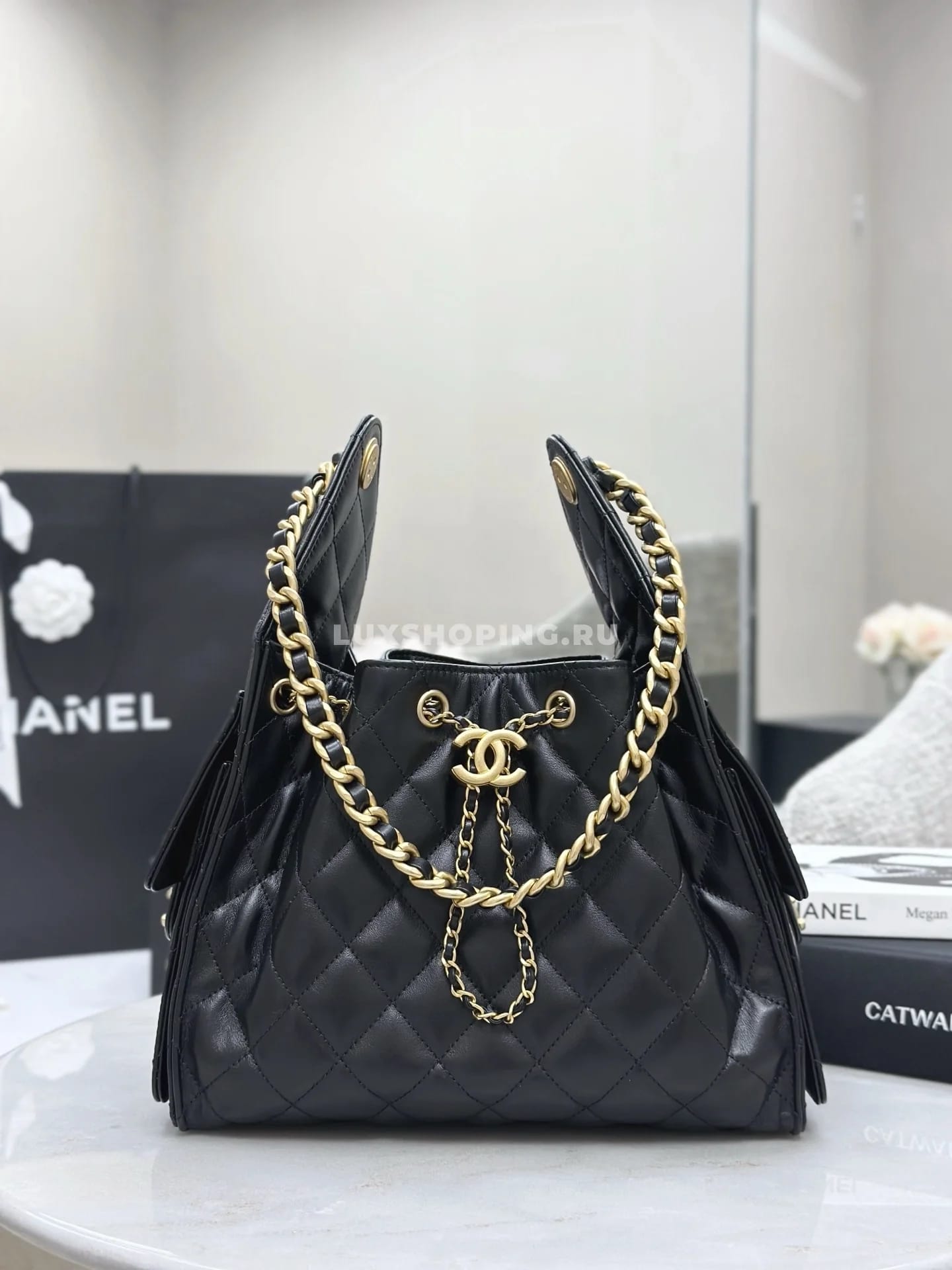 Сумка Chanel hobo 2025 черная 30×26×14 см - фото 2