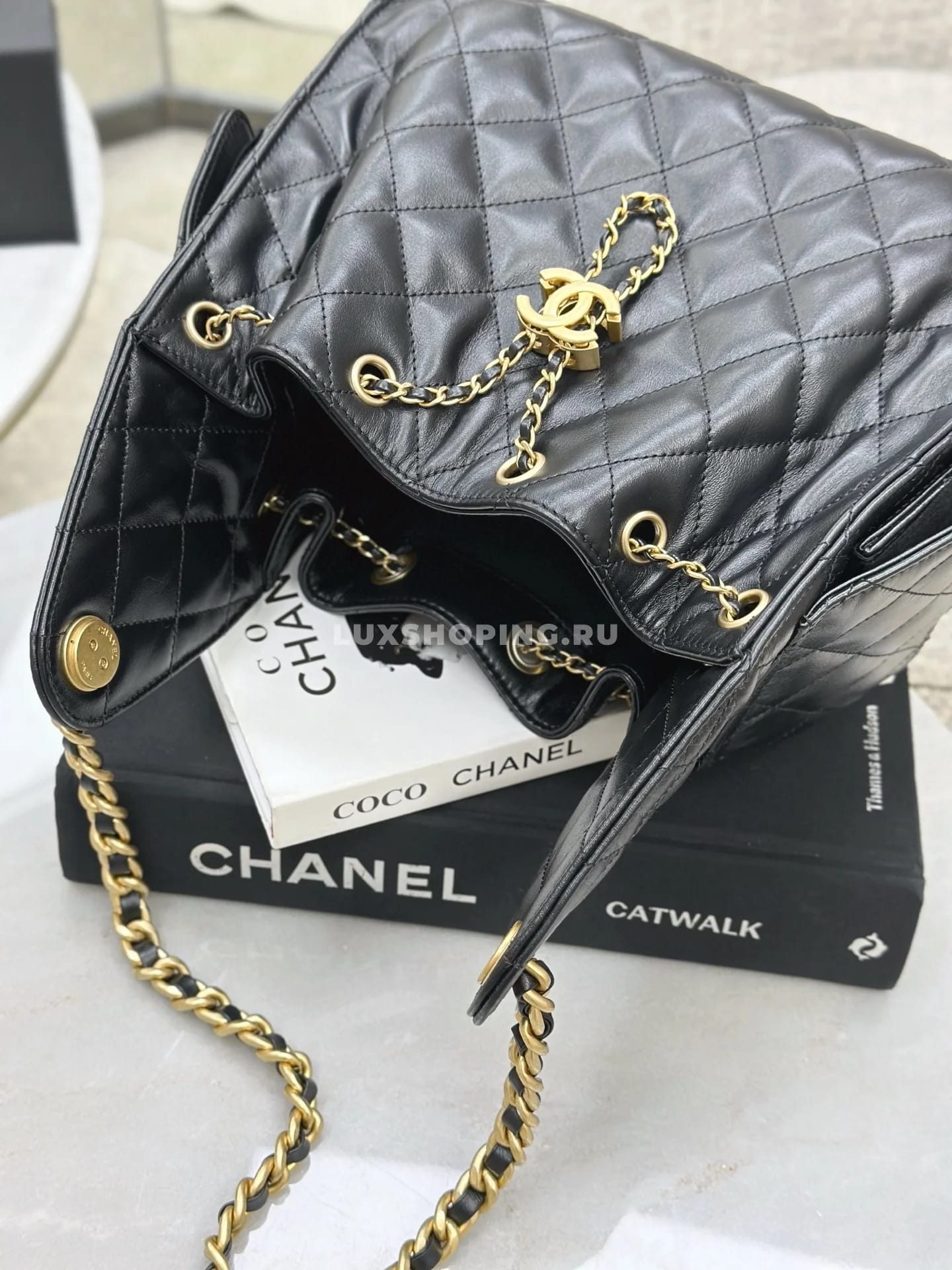 Сумка Chanel hobo 2025 черная 30×26×14 см - фото 3