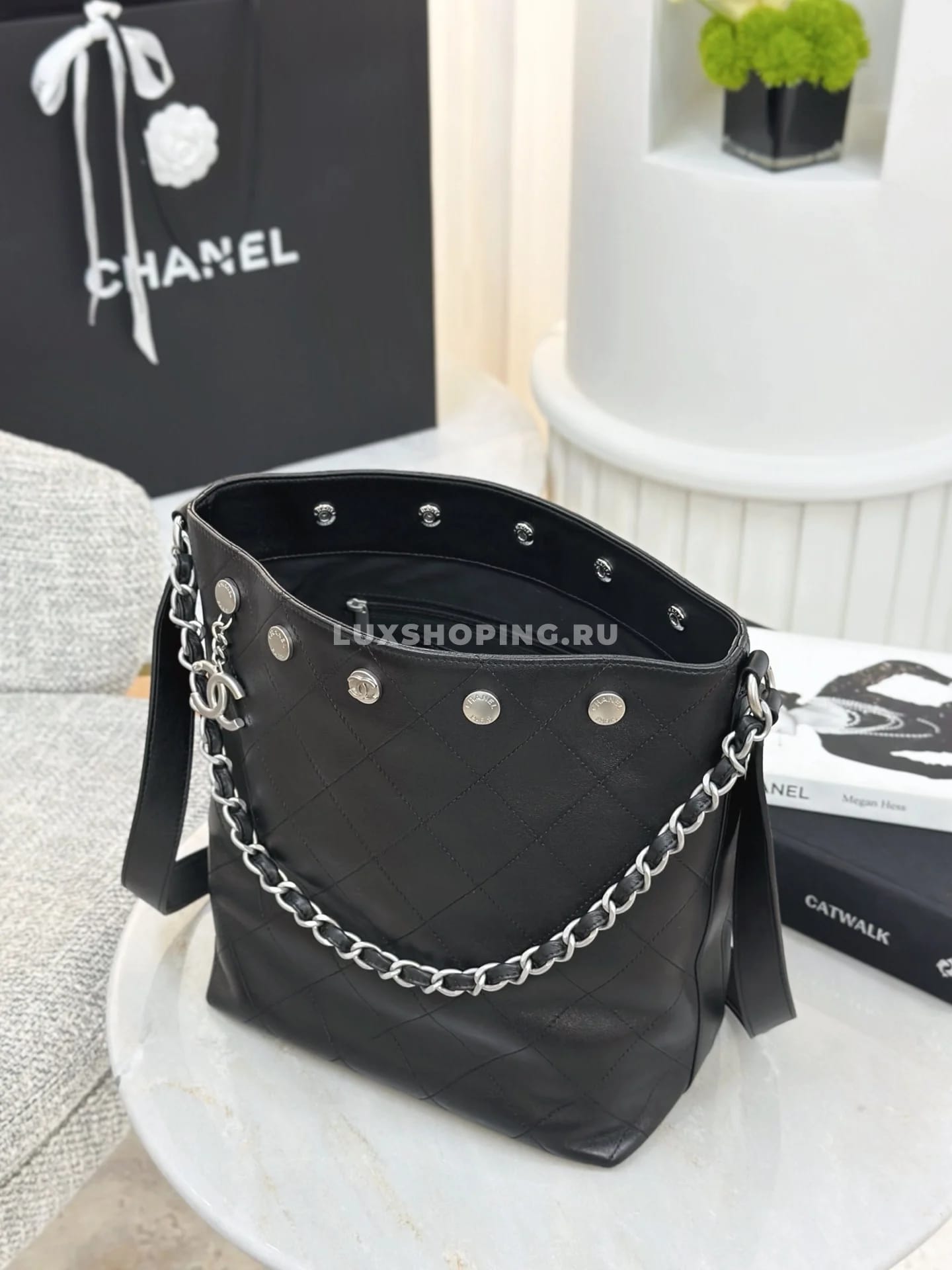 Сумка Chanel 25P Silver Coin Bucket Hobo 28×31×15 см - фото 6