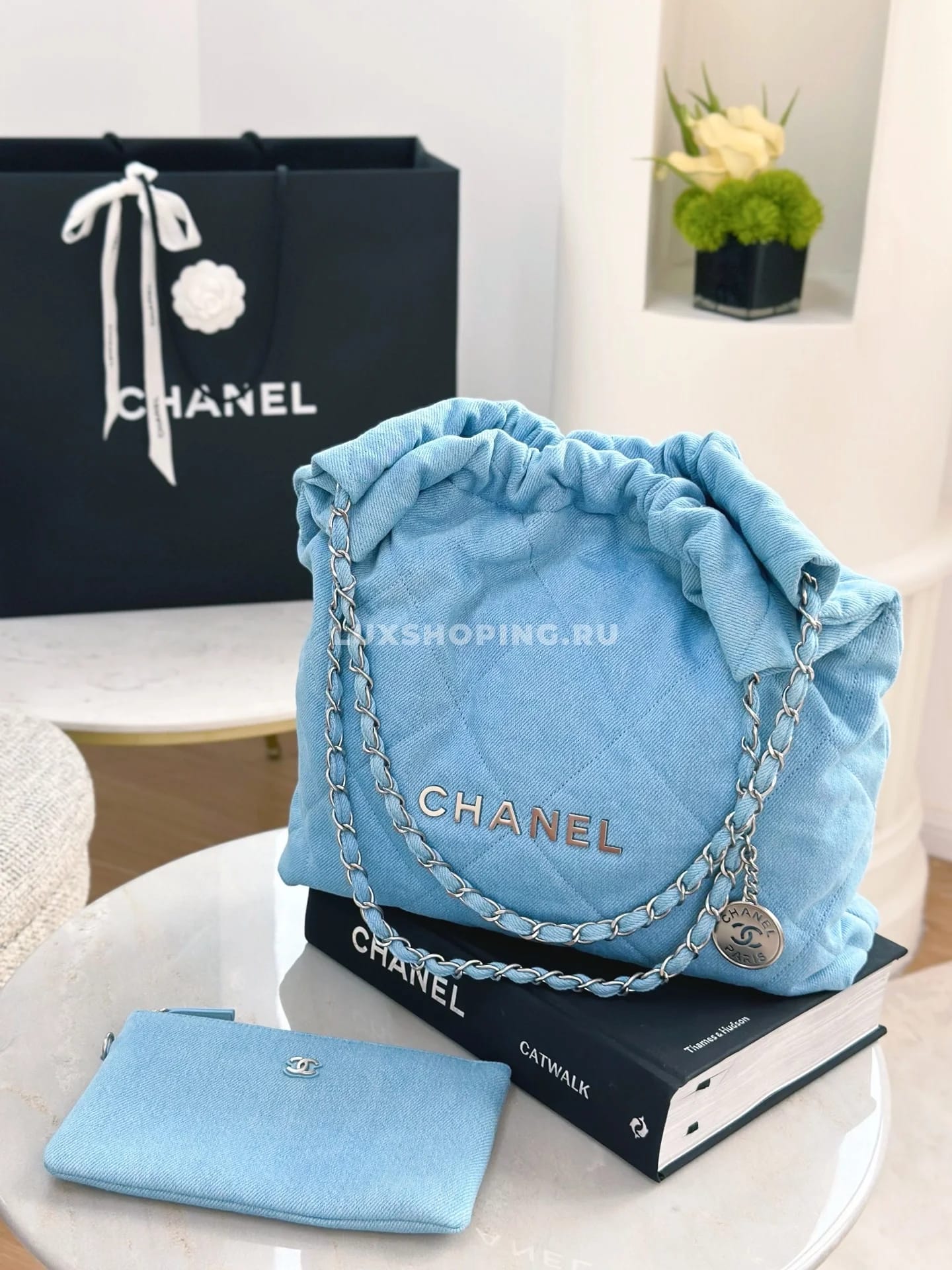 Сумка Chanel 22 джинсовая 39×42×8 см - фото 9