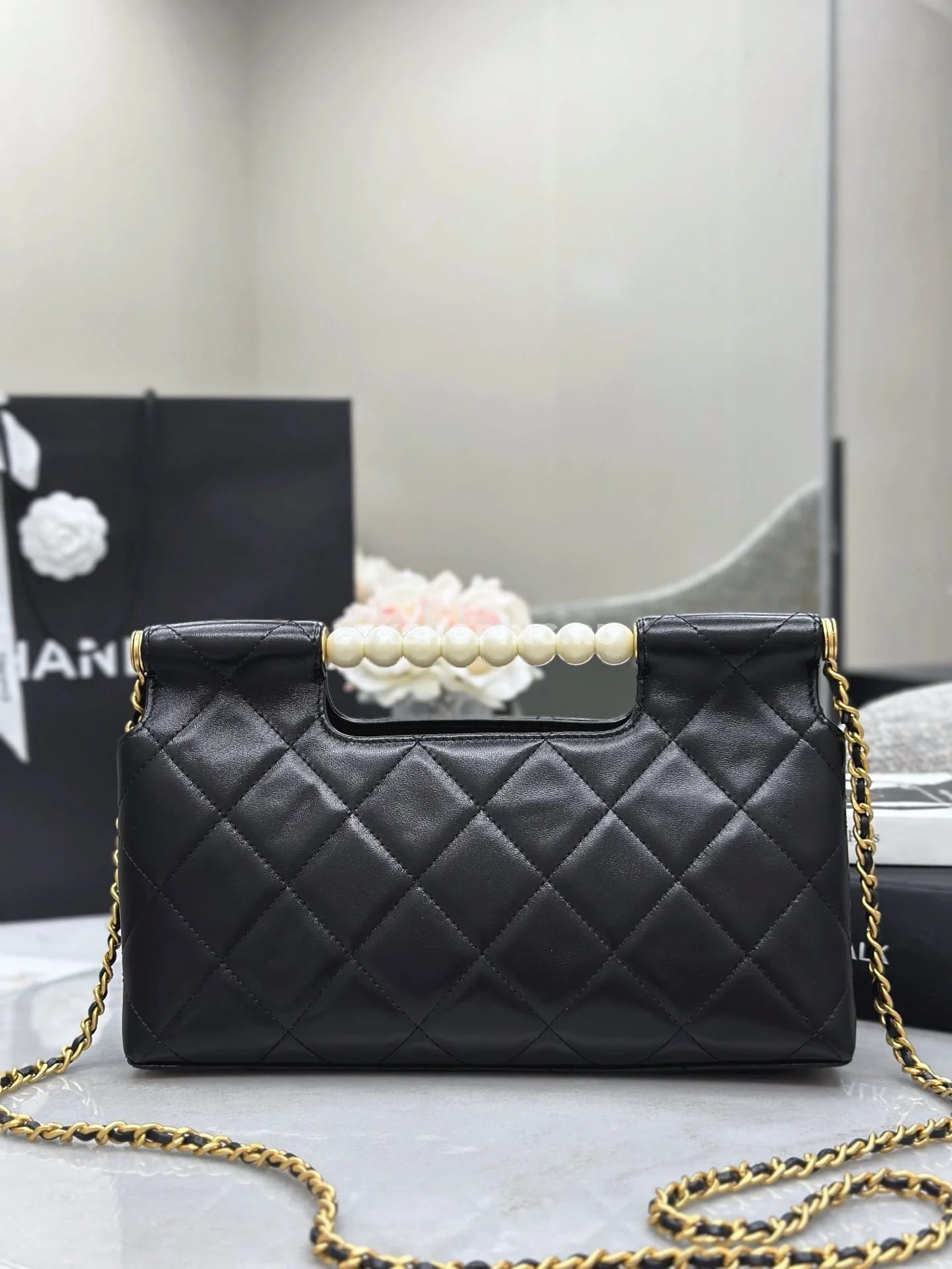 Сумка Chanel 25P Pearl Handle Bag 17×25×7 см - фото 5