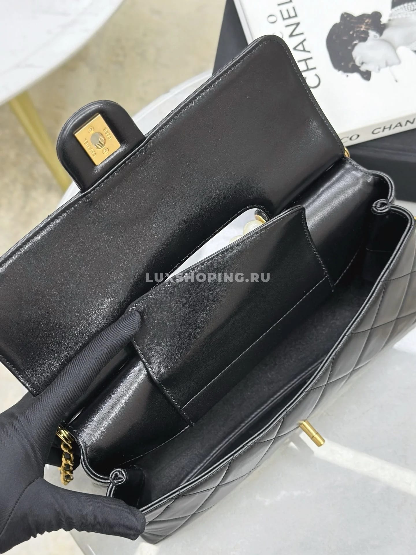 Сумка Chanel 25P Pearl Handle Bag 17×25×7 см - фото 7
