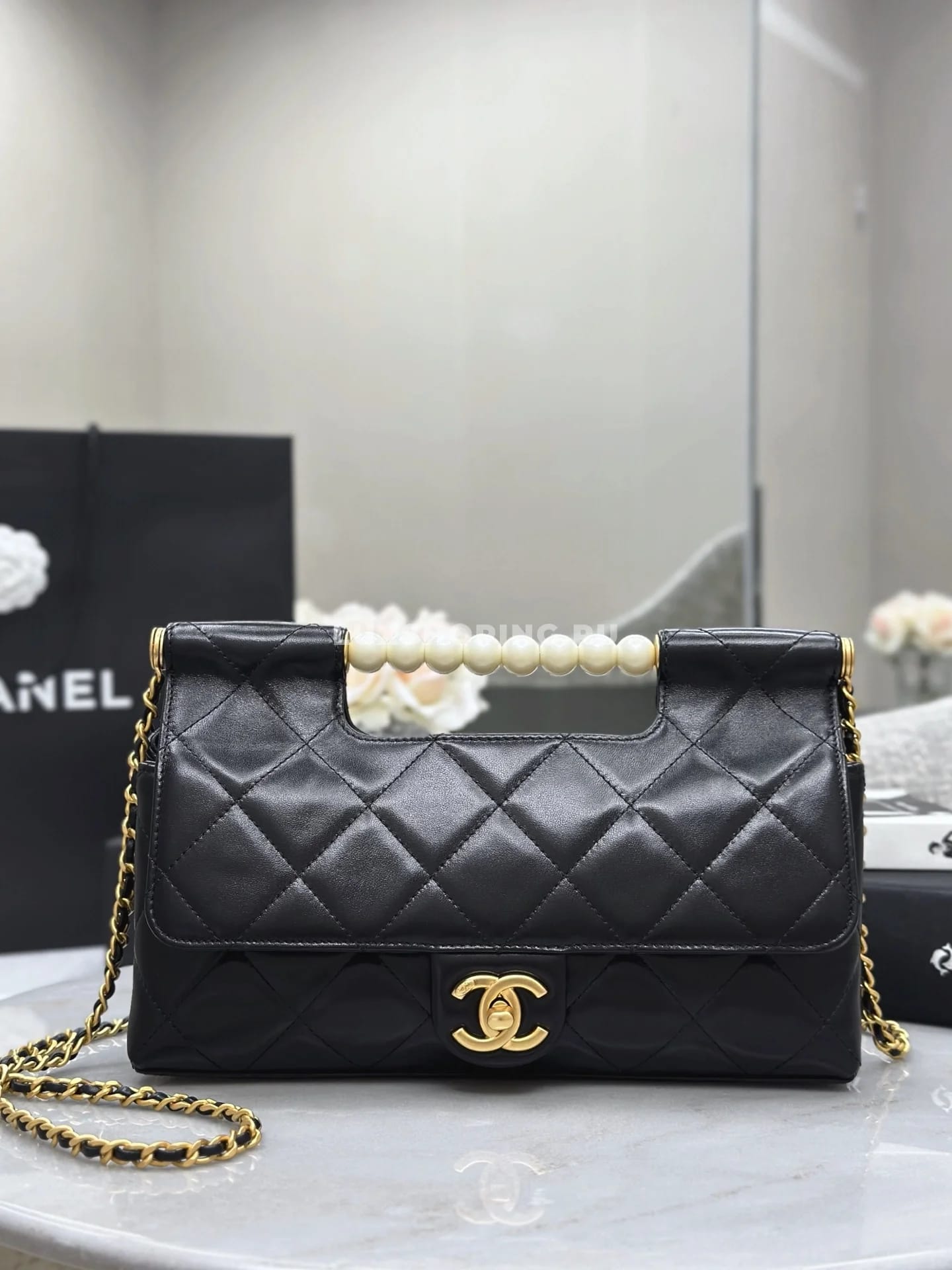Сумка Chanel 25P Pearl Handle Bag 17×25×7 см - фото 10