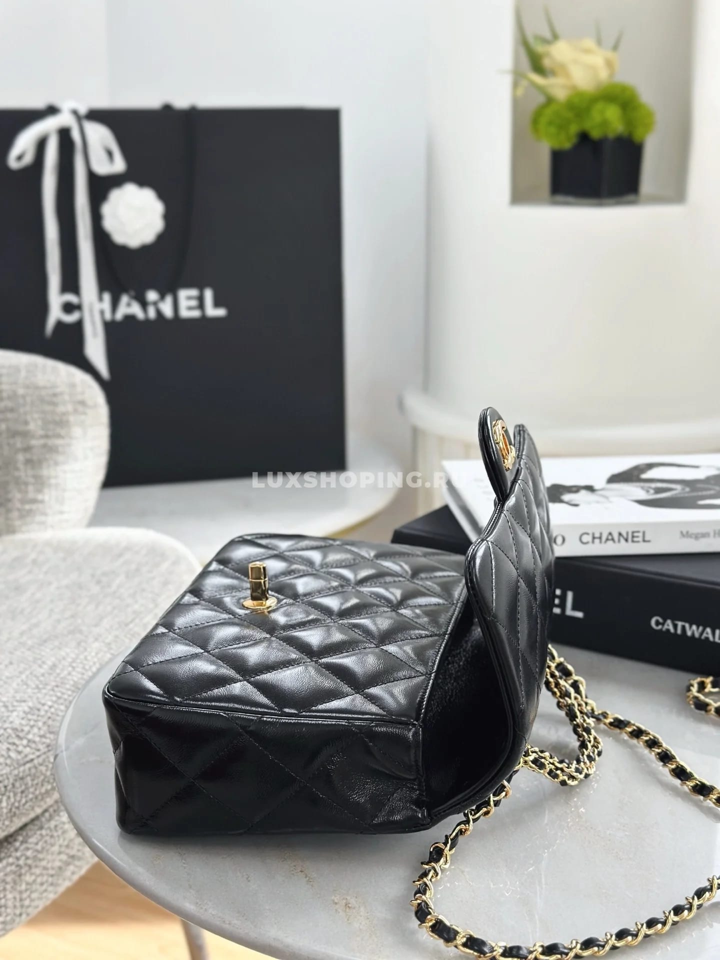 Сумка Chanel 24B Handle Flap Bag Square черная 17×25×8 см - фото 7